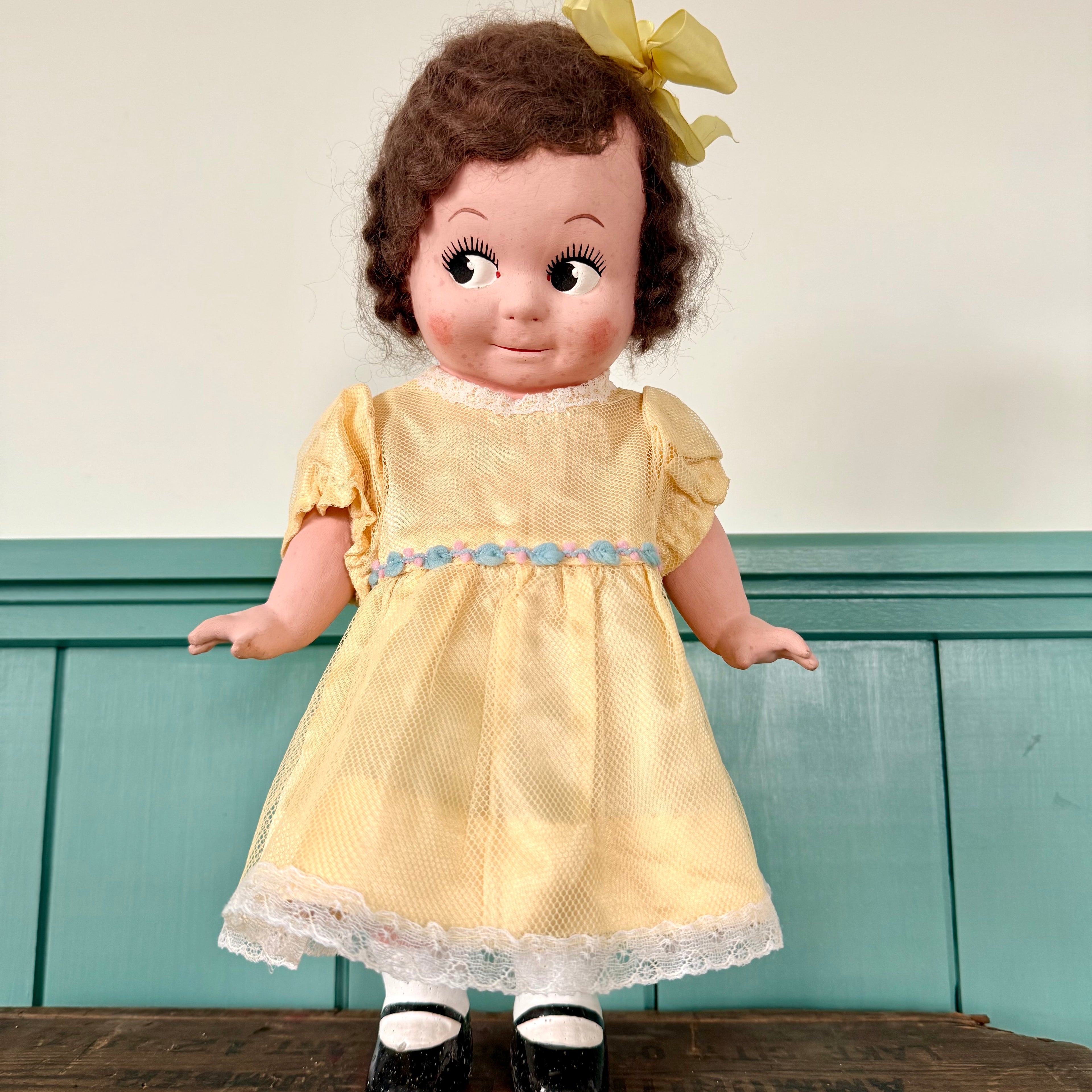 Vintage 1930s Composition Googly Doll with Side-Glancing Eyes – 35 cm