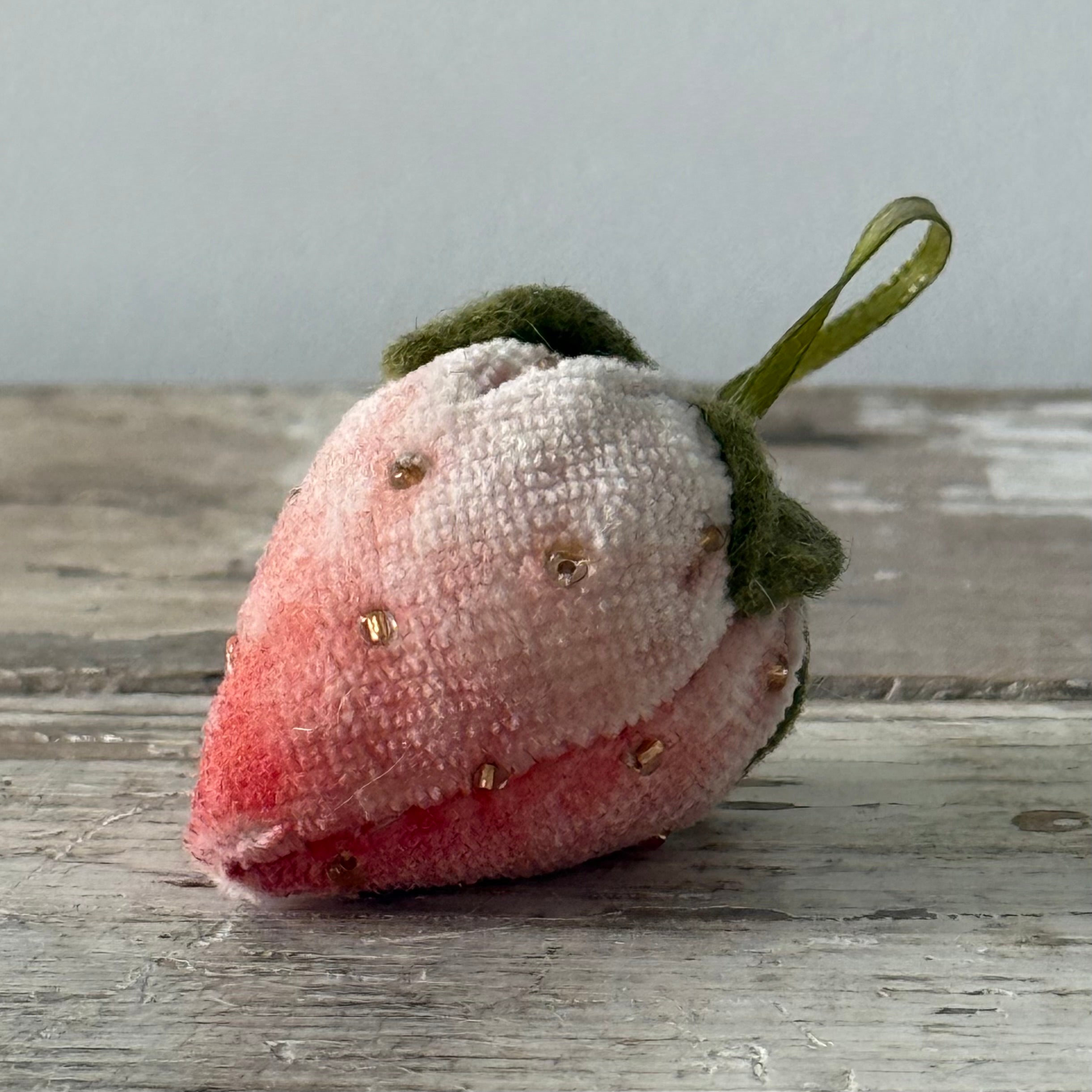 Vintage-Style Pink Velvet Strawberry Pincushion Emery