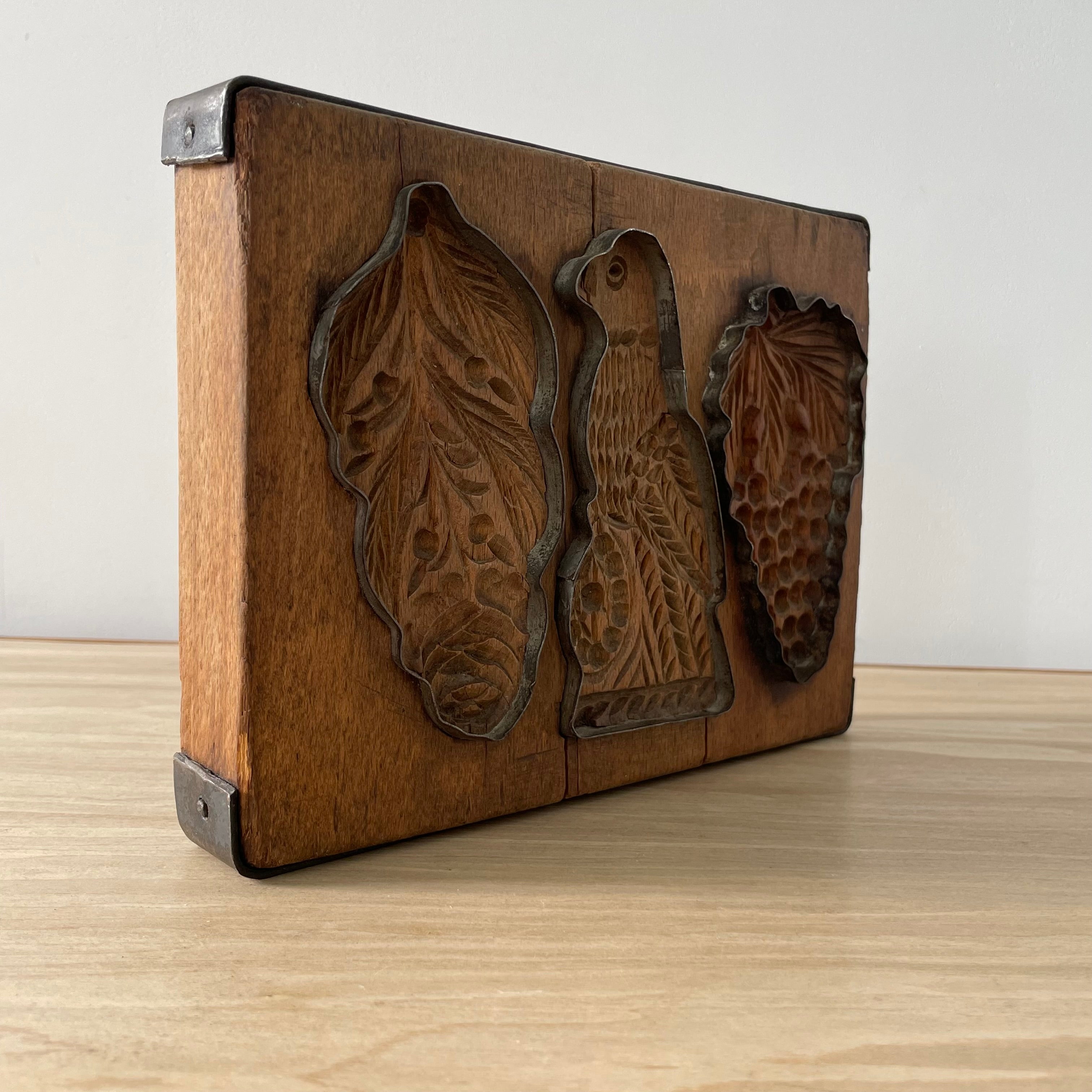 Antique Wooden Springerle Biscuit Mould – Hand-Carved – 19th–Early 20th Century