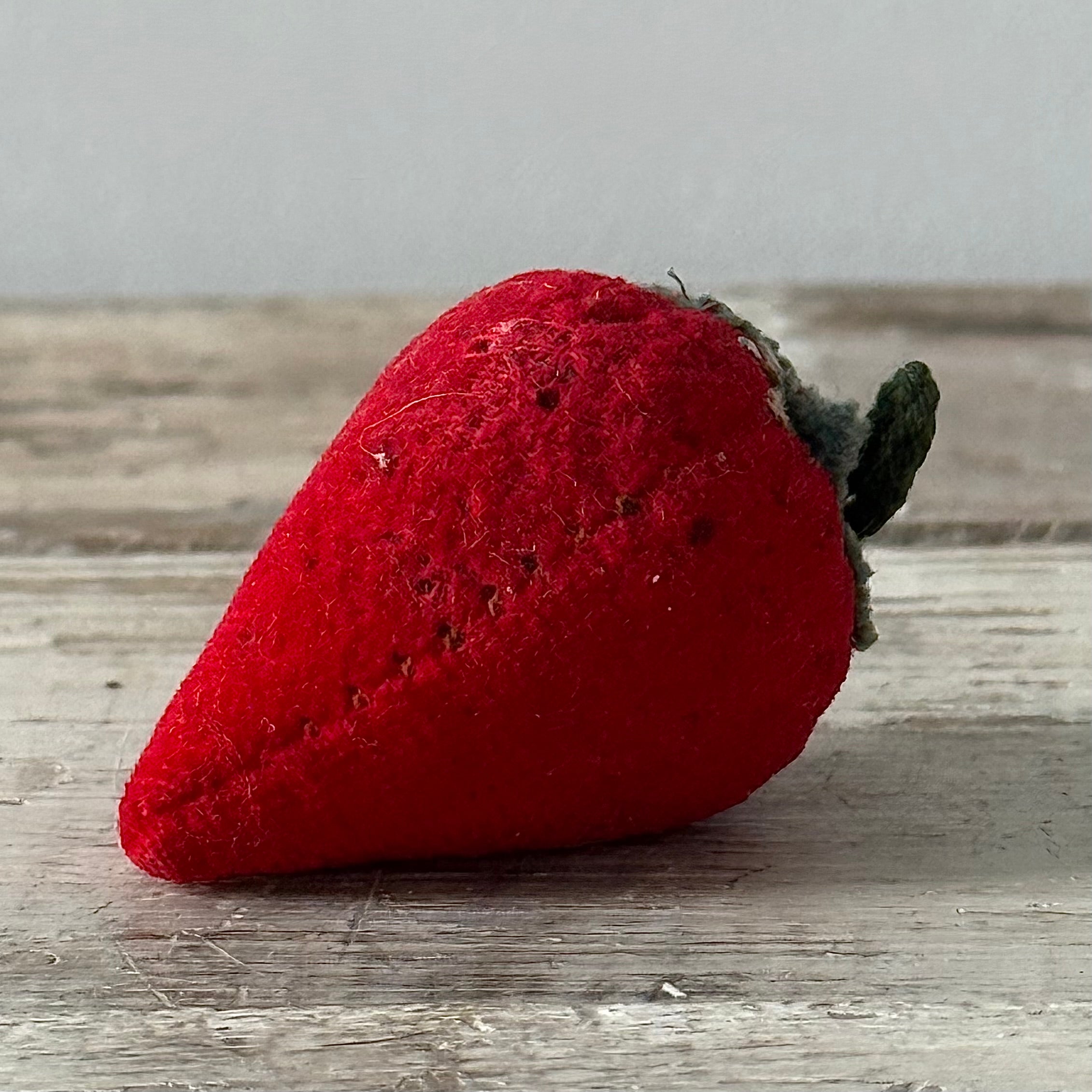 Antique Red Velvet Strawberry Emery