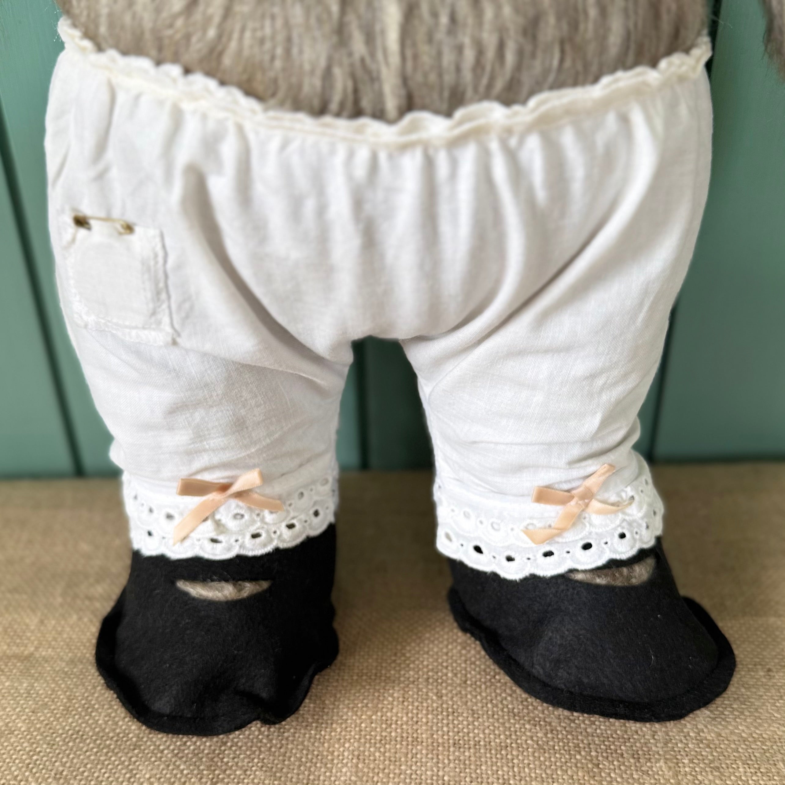 Vintage Gabrielle Designs Aunt Lucy Bear 1978