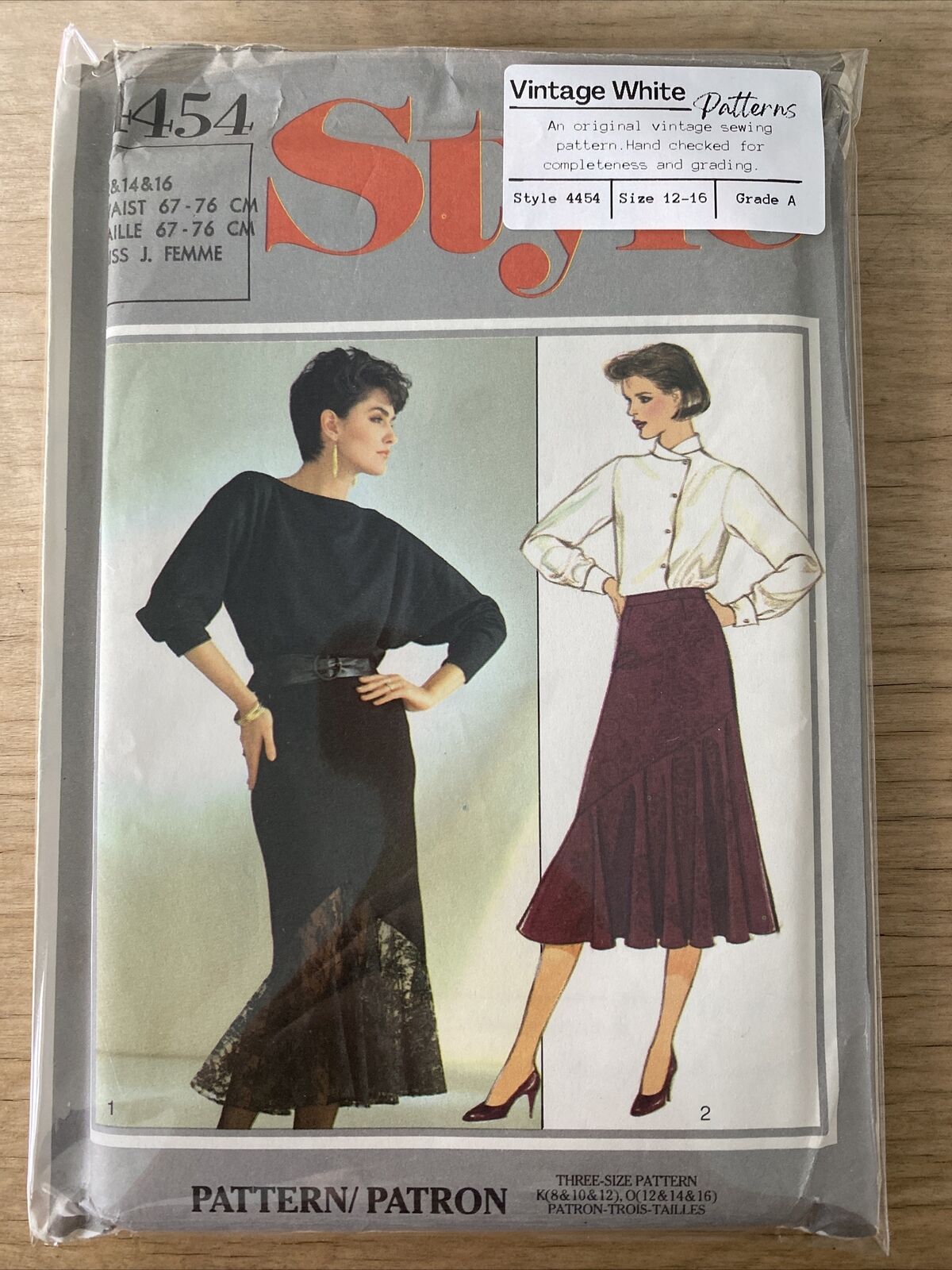 Style 4454 Womens Size 12-16 Skirt FF