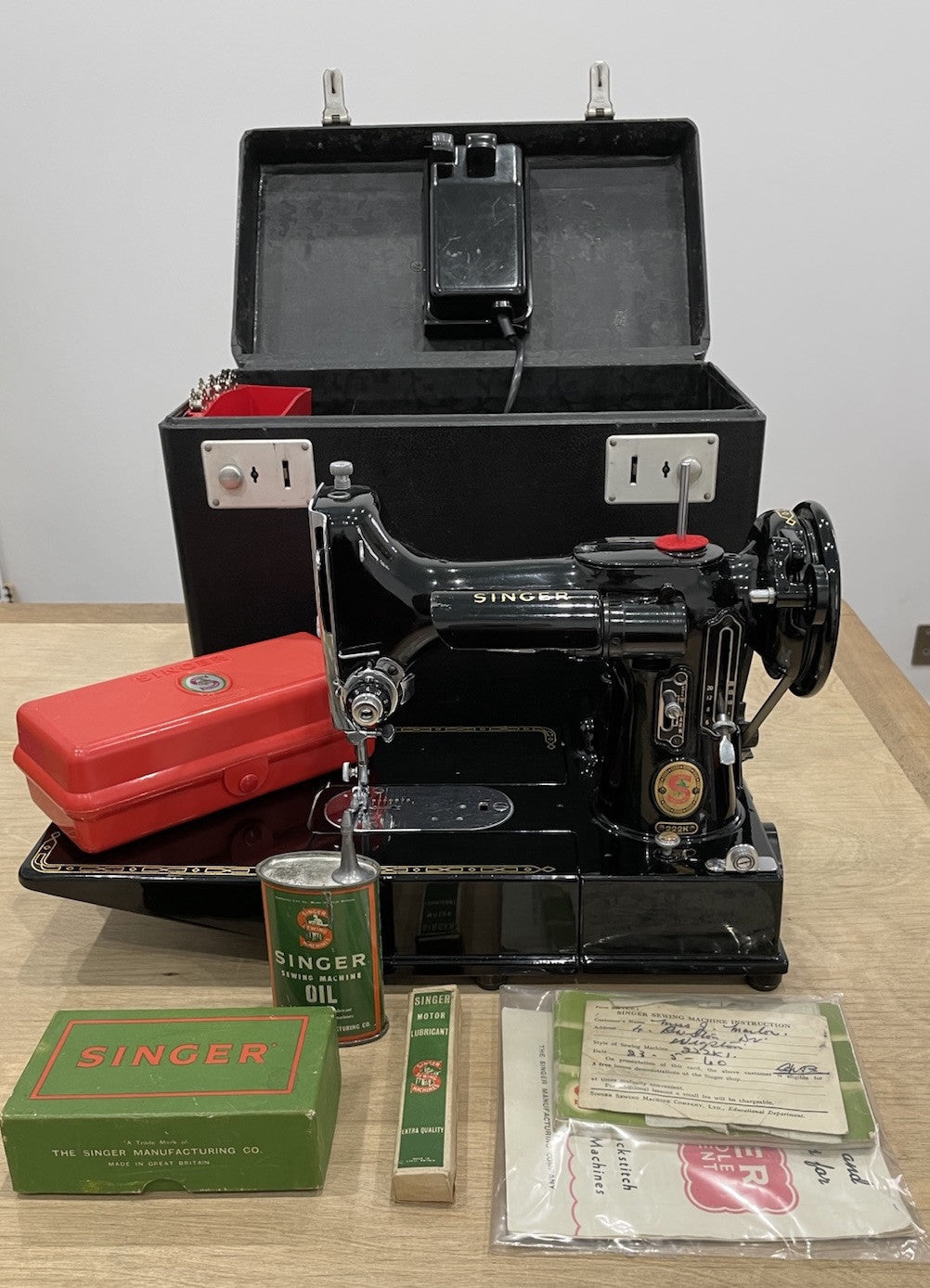 Singer 222k Featherweight Sewing Machine 1959 Red “S”