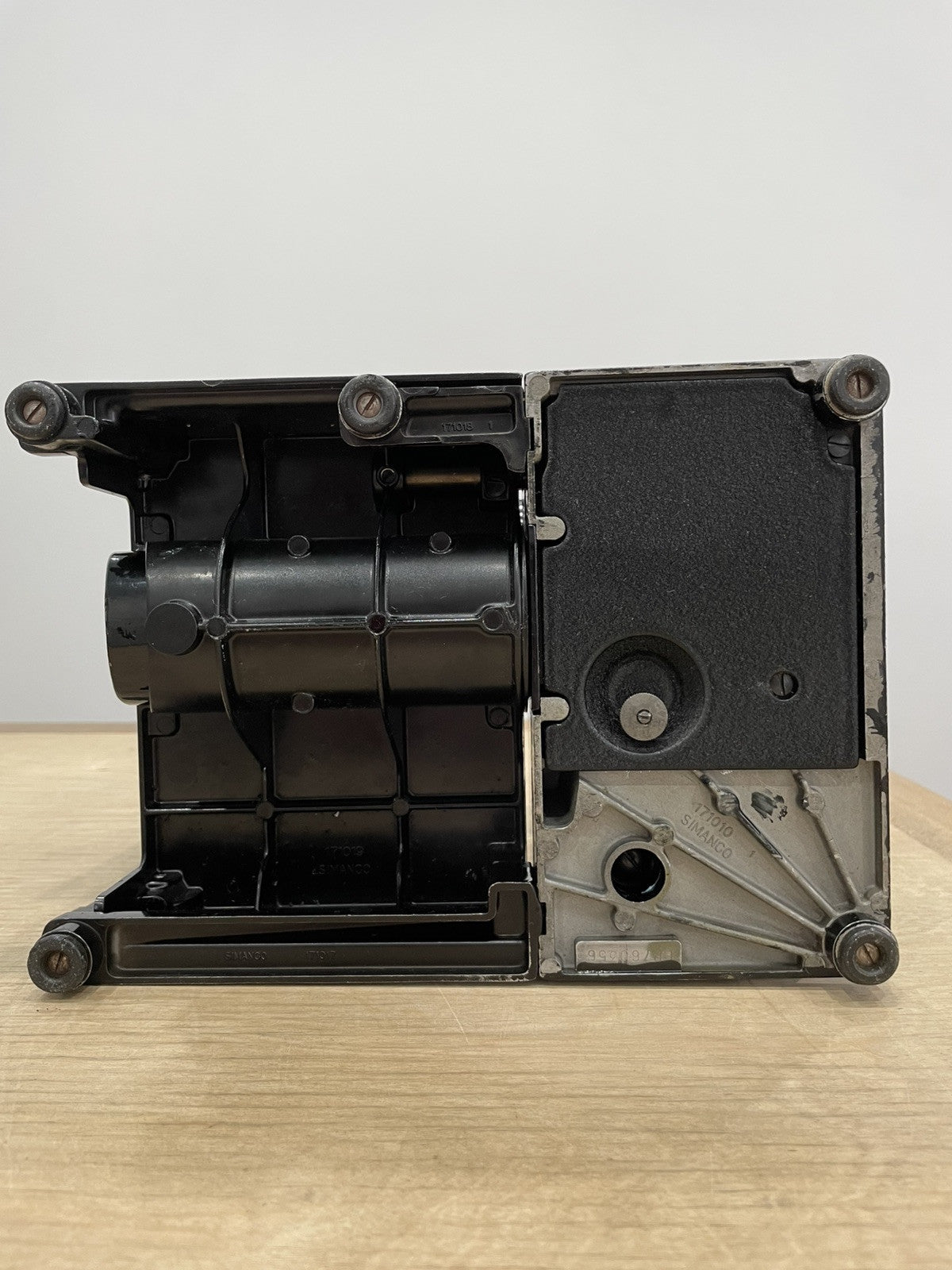 Singer 222k Featherweight Sewing Machine 1959 Red “S”