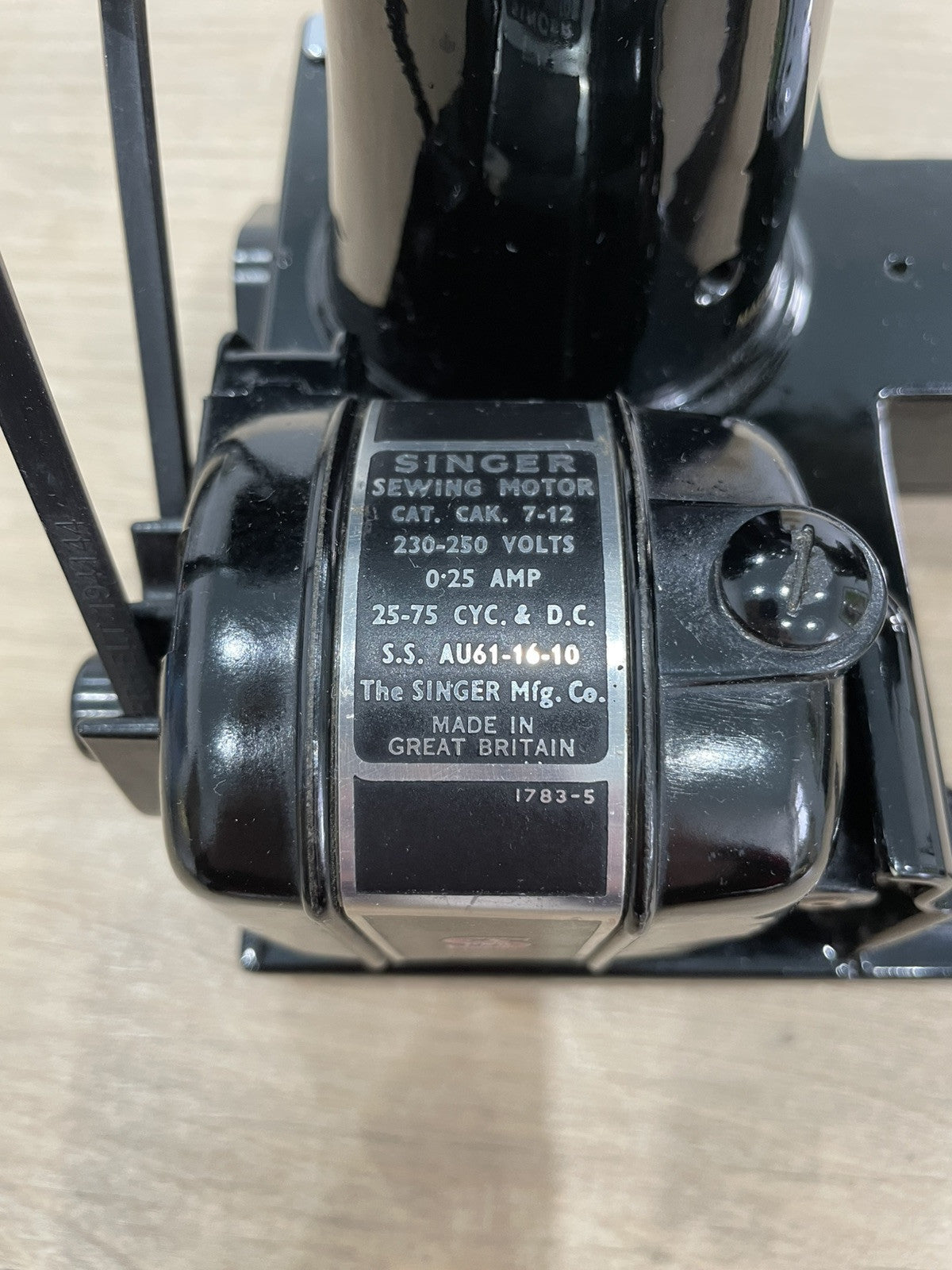 Singer 222k Featherweight Sewing Machine 1959 Red “S”