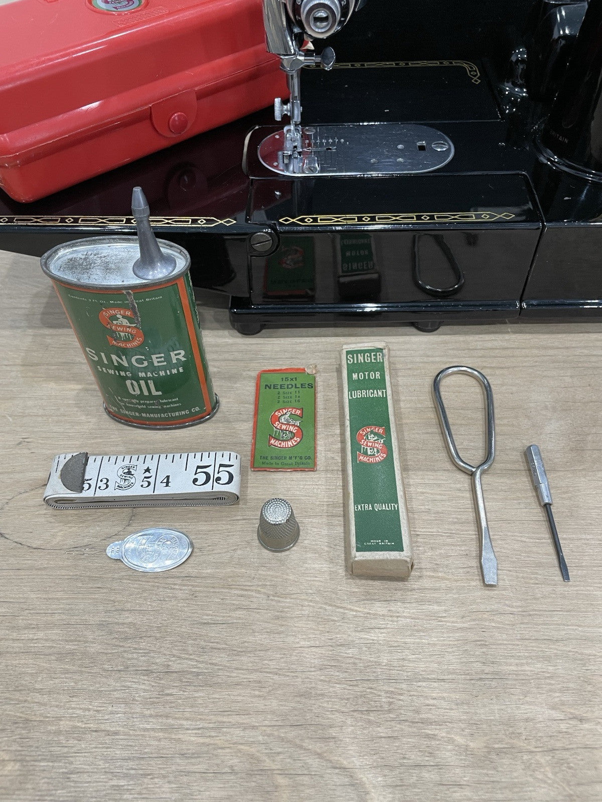 Singer 222k Featherweight Sewing Machine 1959 Red “S”