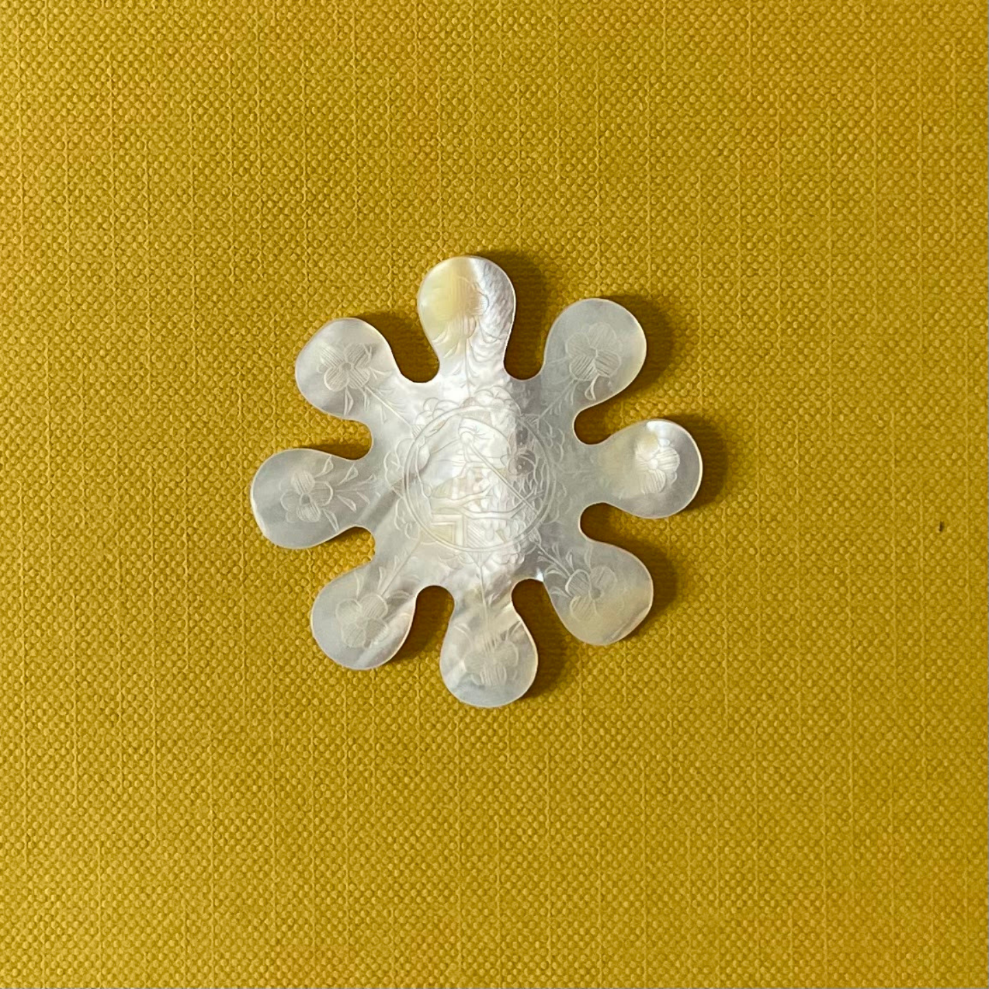 Antique Mother-of-Pearl Thread Winder – Floral Rosette with Engraving c.1850-90s