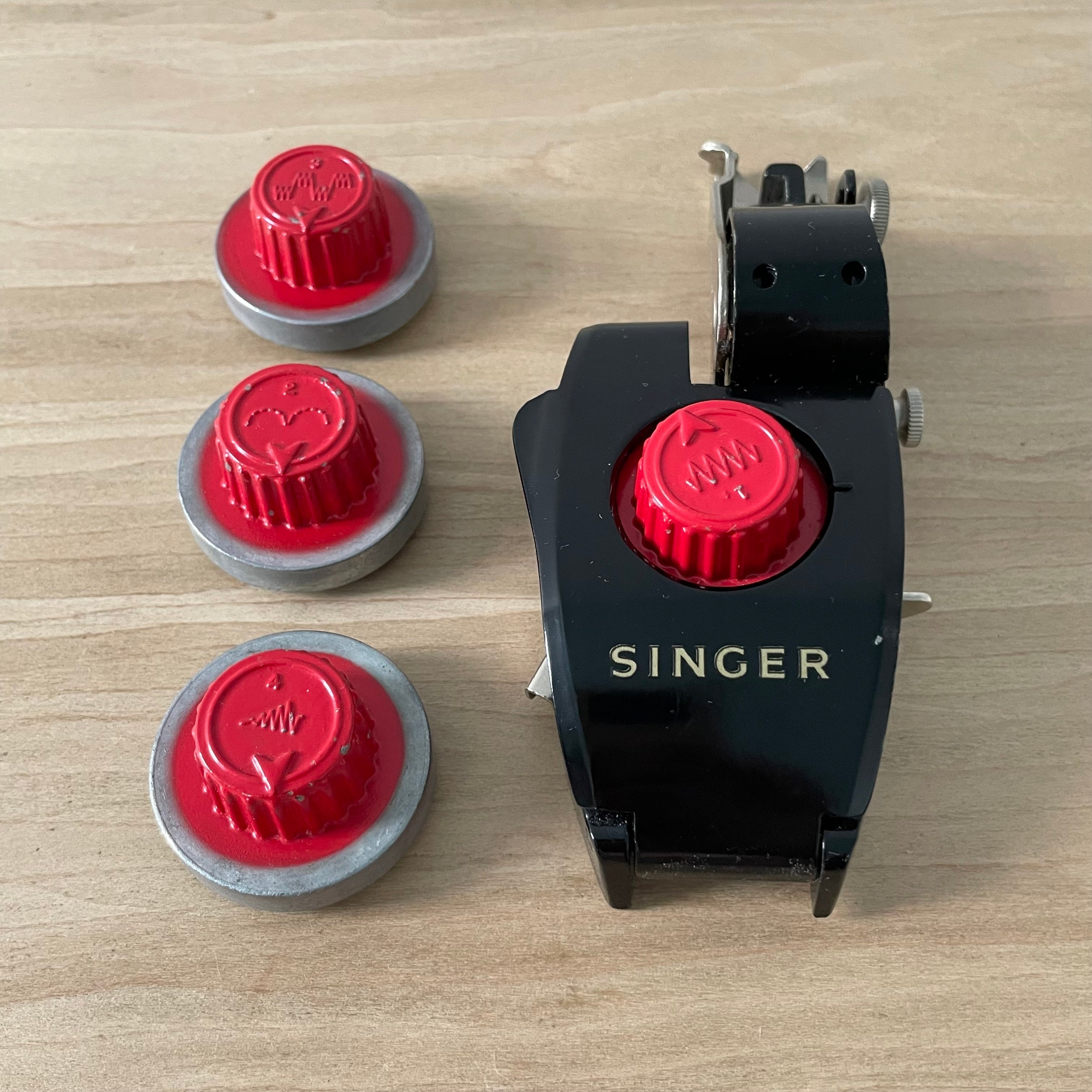 Singer Automatic Zigzagger Model 161157 – Original Box, 4 Cams & Manual – 1950s Vintage