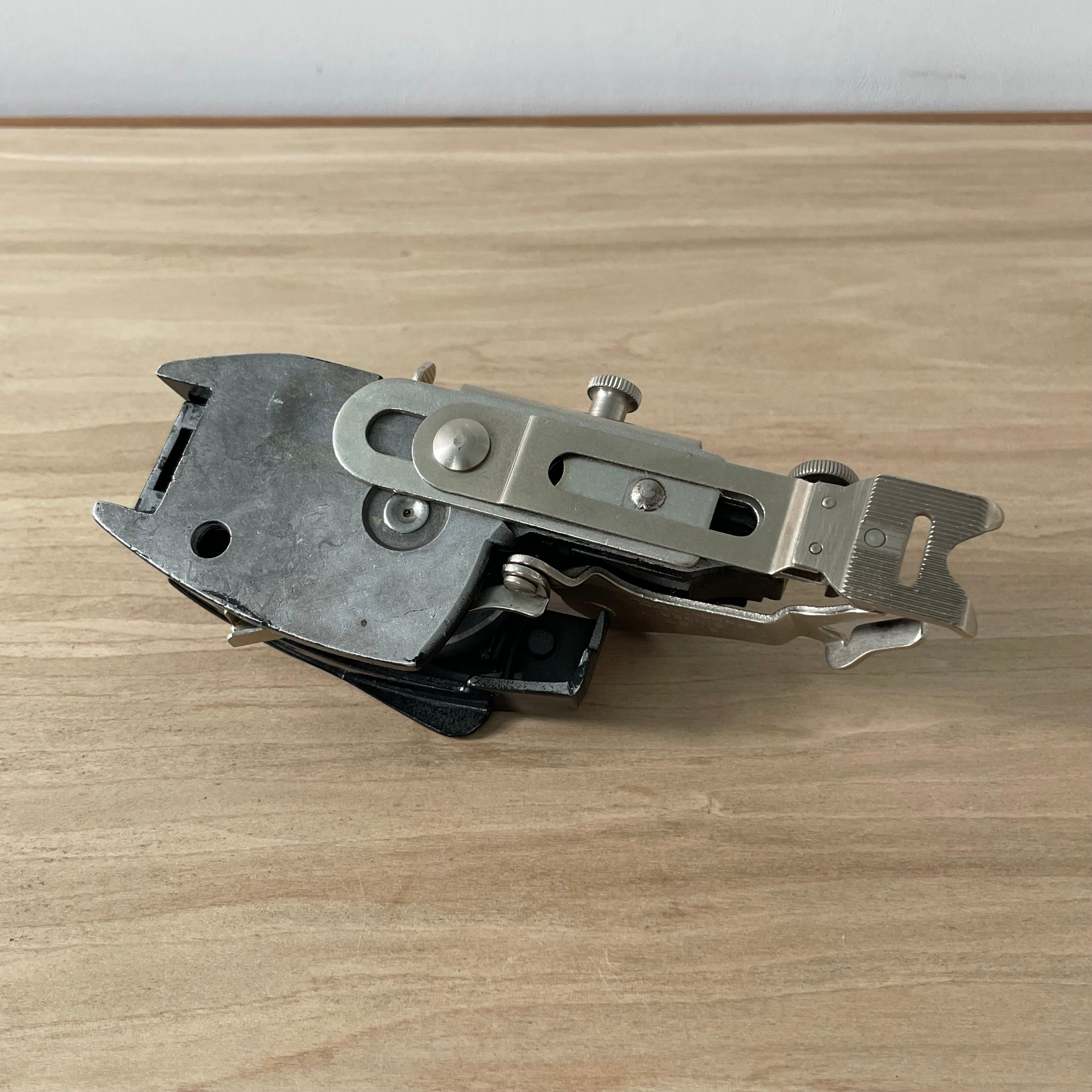 Singer Automatic Zigzagger Model 161157 – Original Box, 4 Cams & Manual – 1950s Vintage