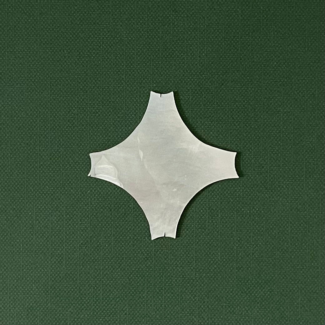 Antique Mother of Pearl Thread Winder – Diamond Form c.1850-80s