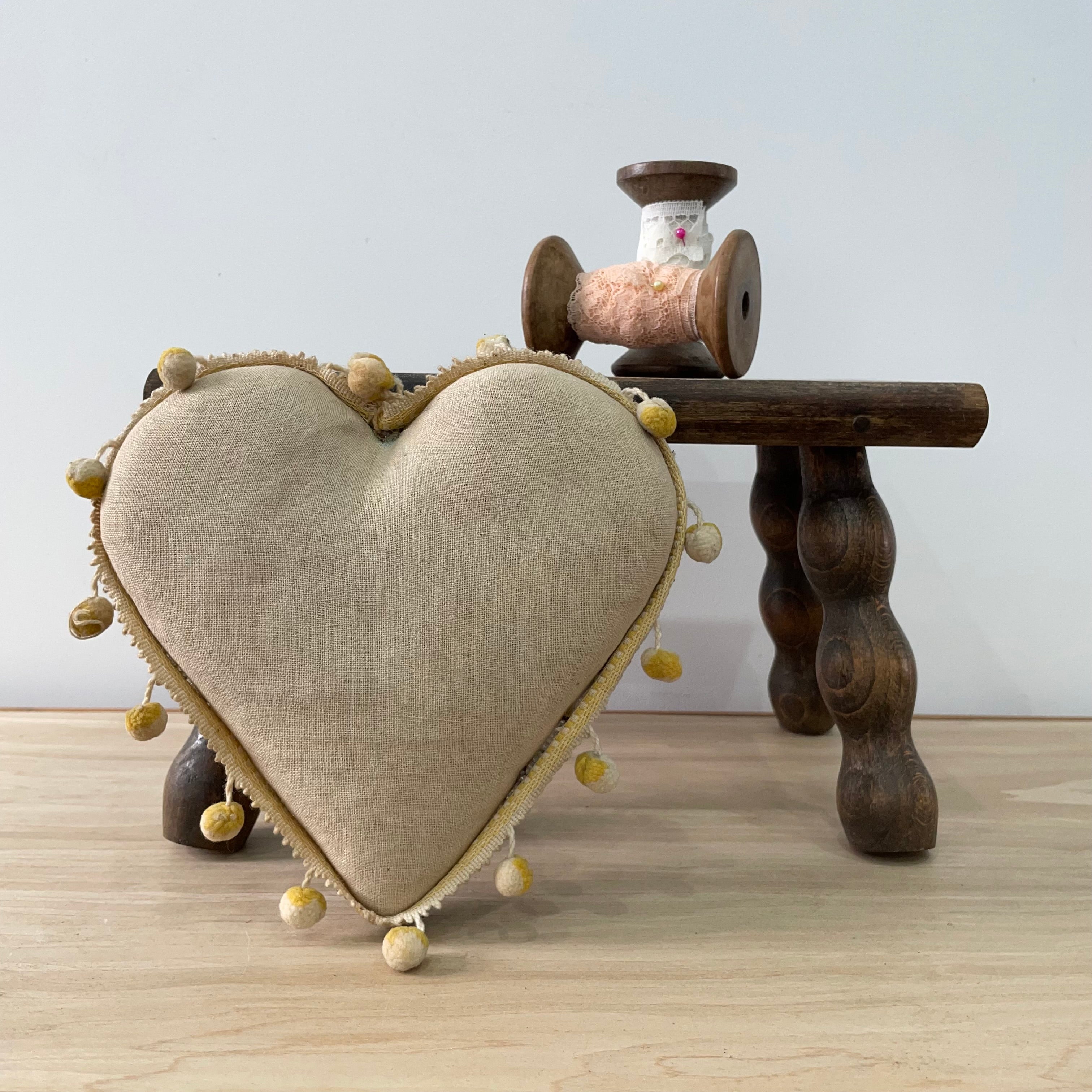 WWI South Wales Borderers Sweetheart Pincushion – Beaded Heart, Christmas 1914-1918