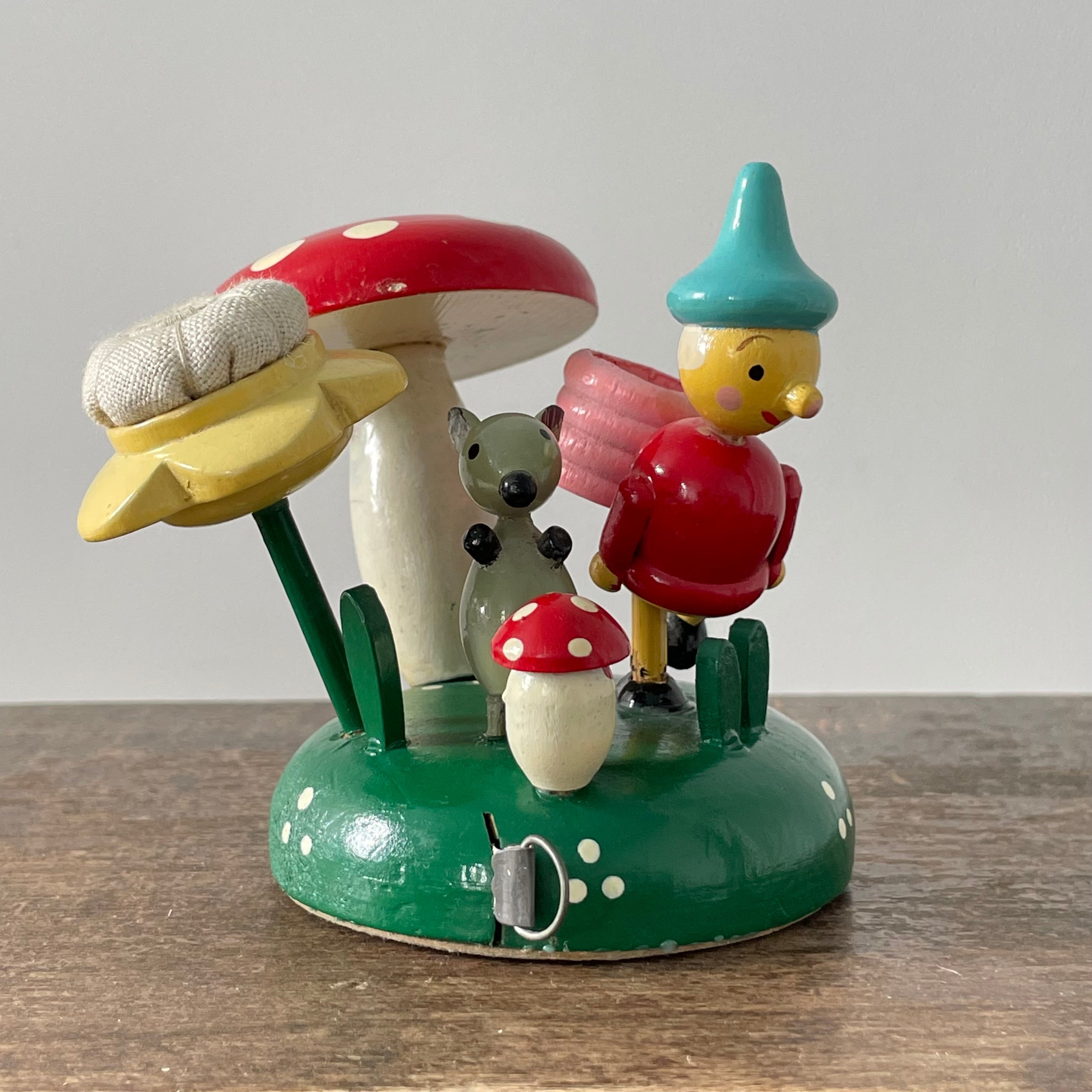 Vintage Wooden Gnome Sewing Caddy – Darning Mushroom, Tape & Thimble – FOREIGN