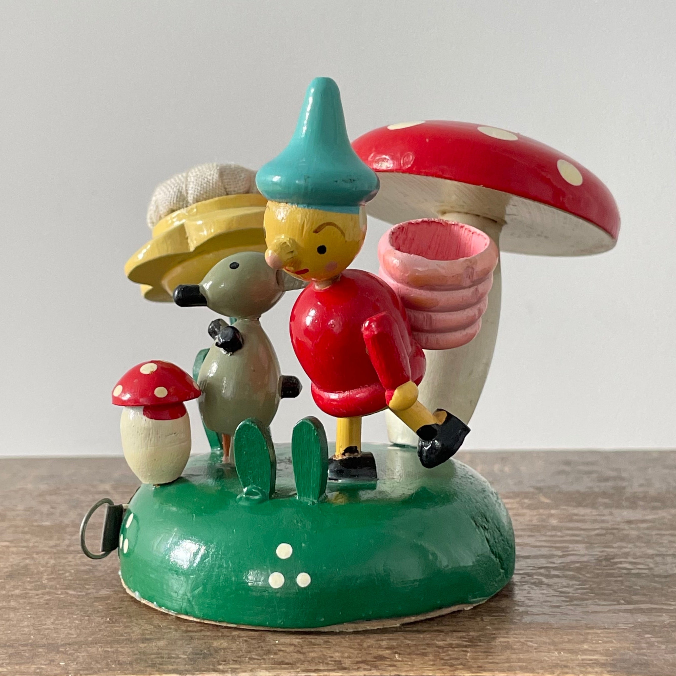 Vintage Wooden Gnome Sewing Caddy – Darning Mushroom, Tape & Thimble – FOREIGN