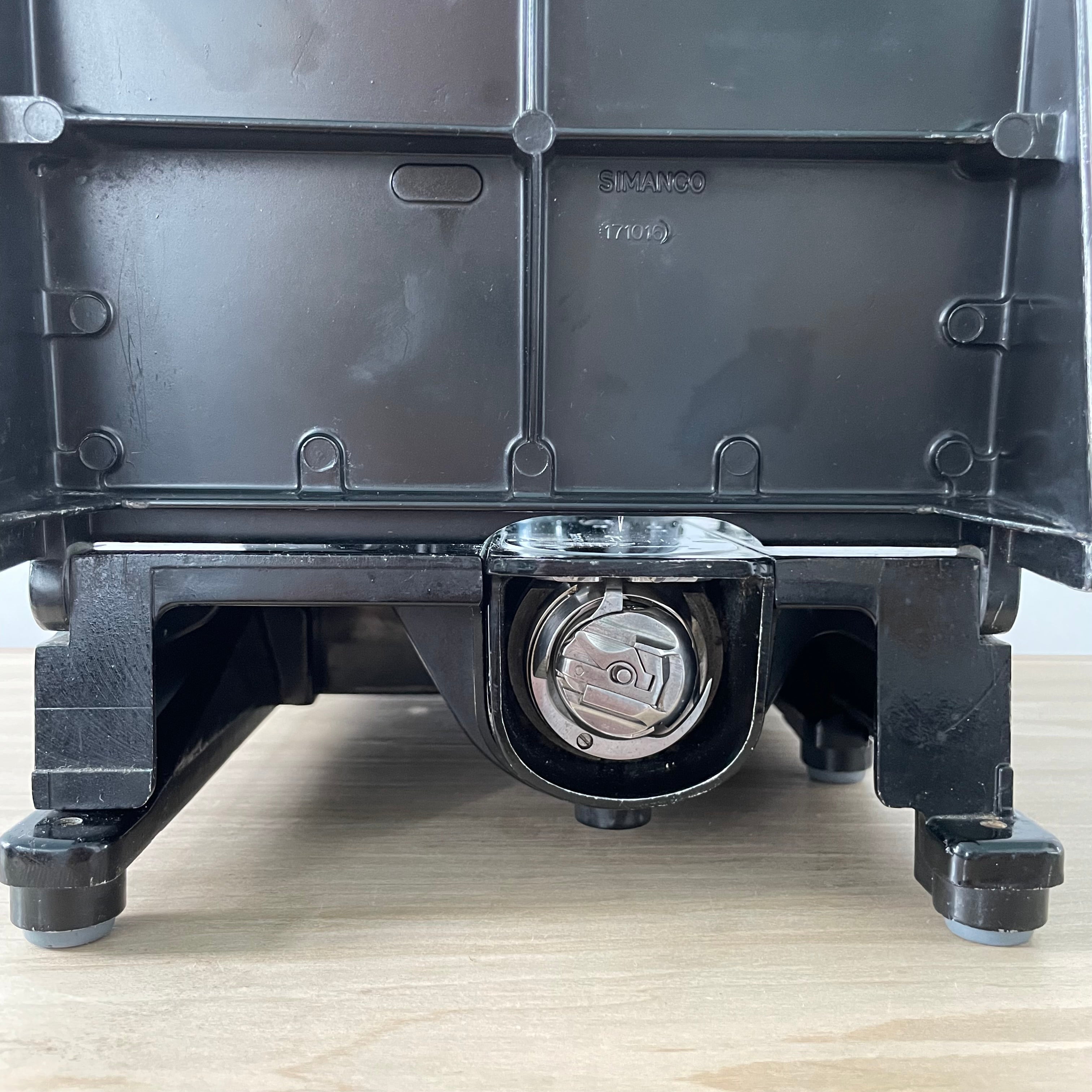 1960 Singer 222k Featherweight Sewing Machine Red “S”