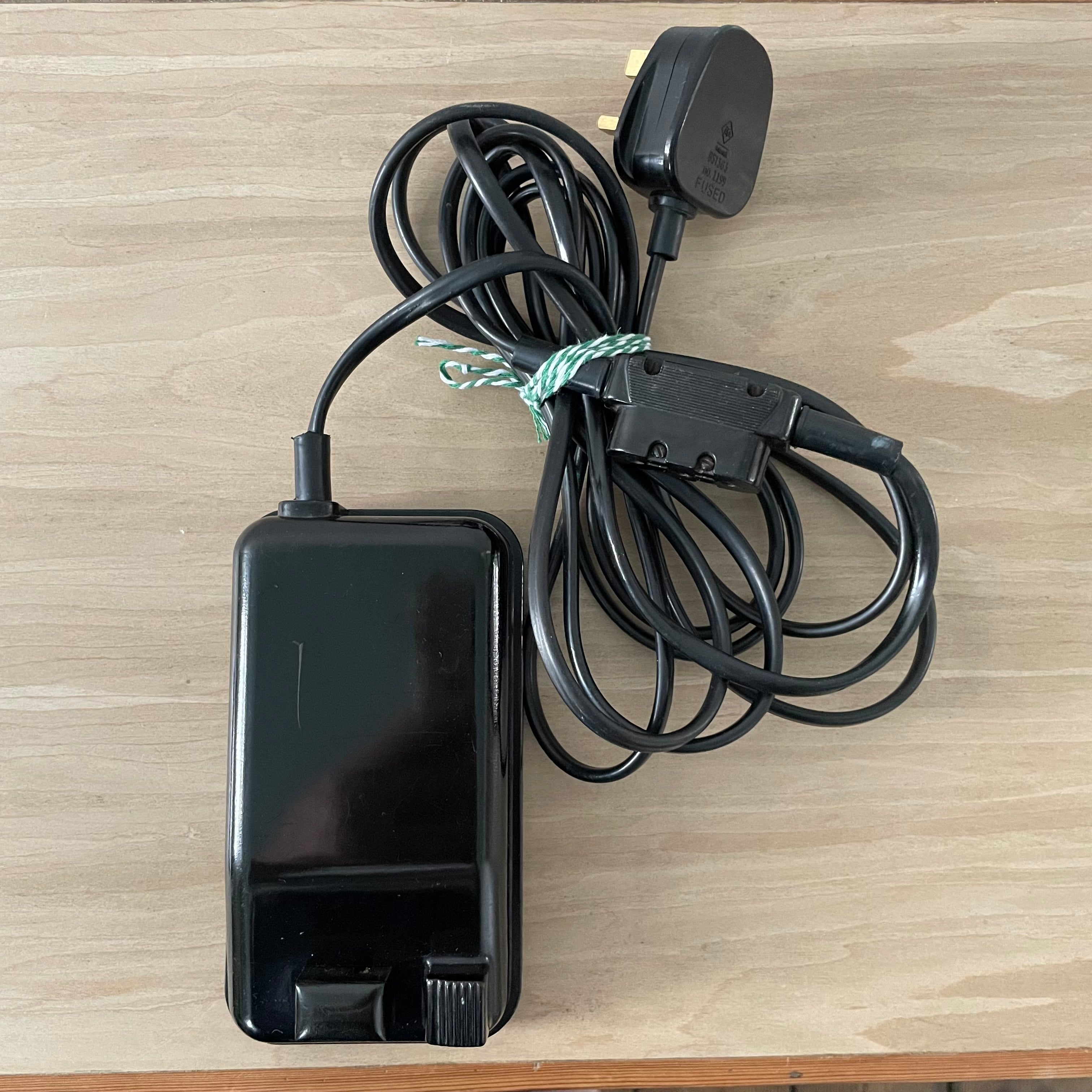 1960 Singer 222k Featherweight Sewing Machine Red “S”