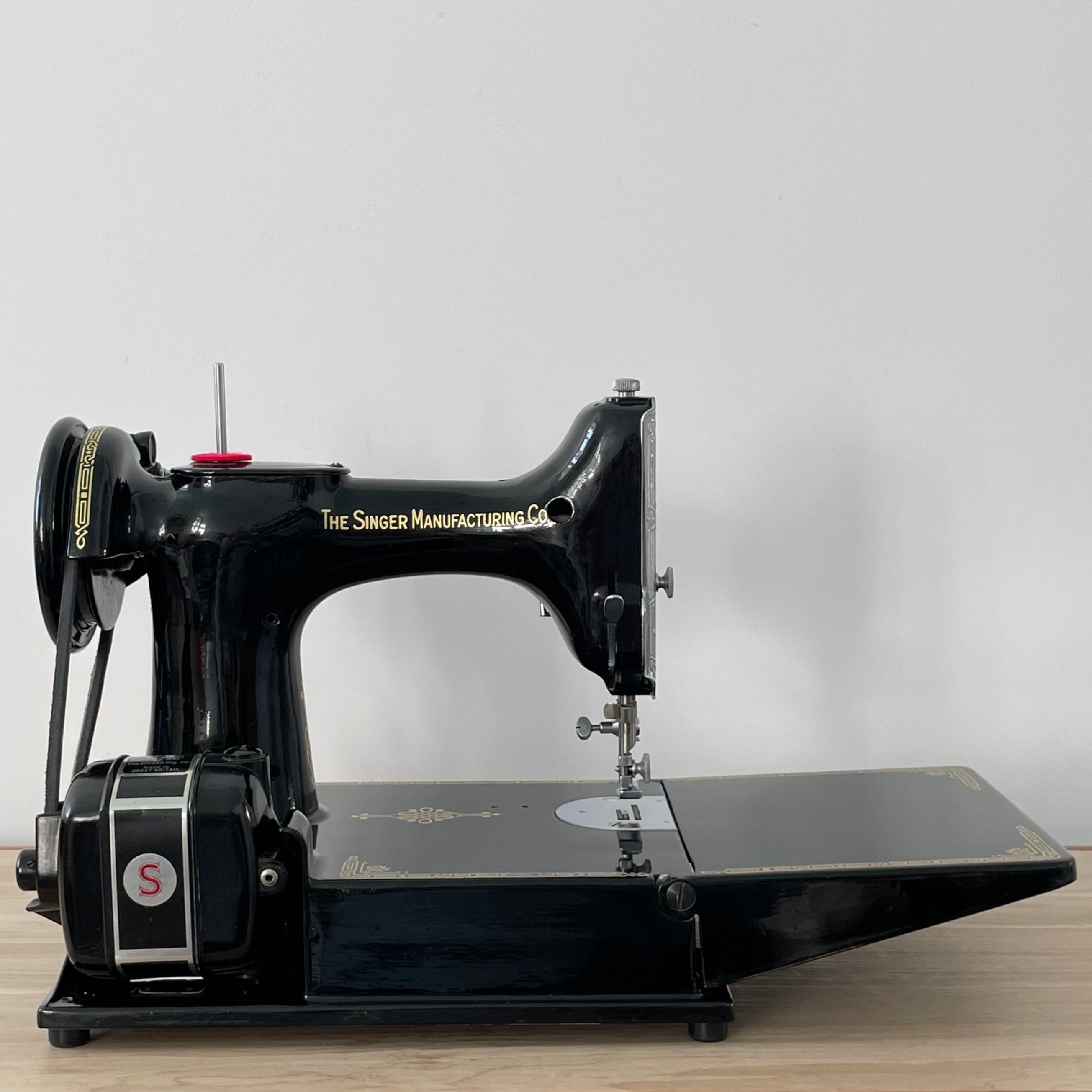 Singer 221K Featherweight Sewing Machine – 1951 Centennial Edition – With Case & Accessories