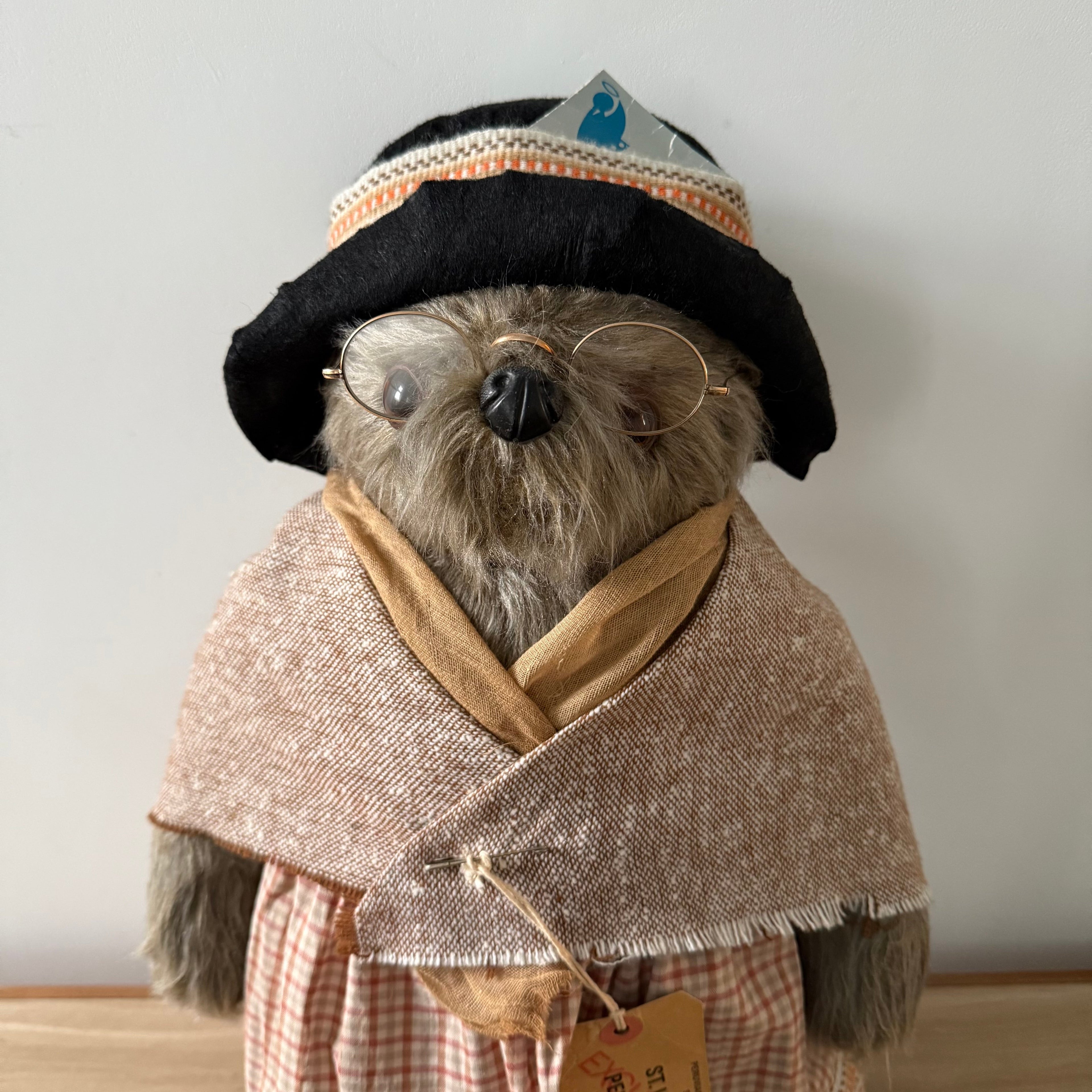 Vintage Gabrielle Designs Aunt Lucy Paddington Bear – Original Outfit