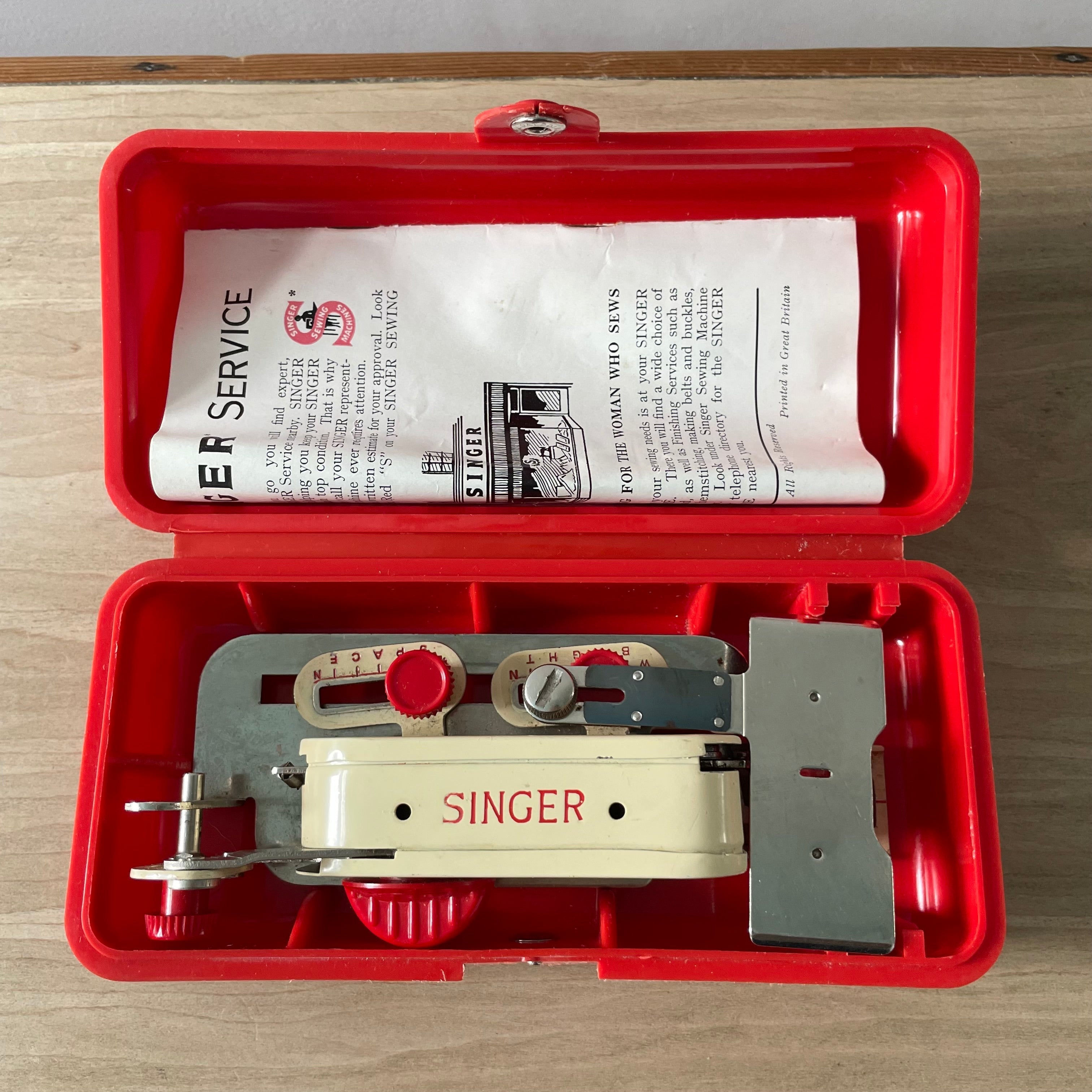 1960 Singer 222k Featherweight Sewing Machine Red “S”