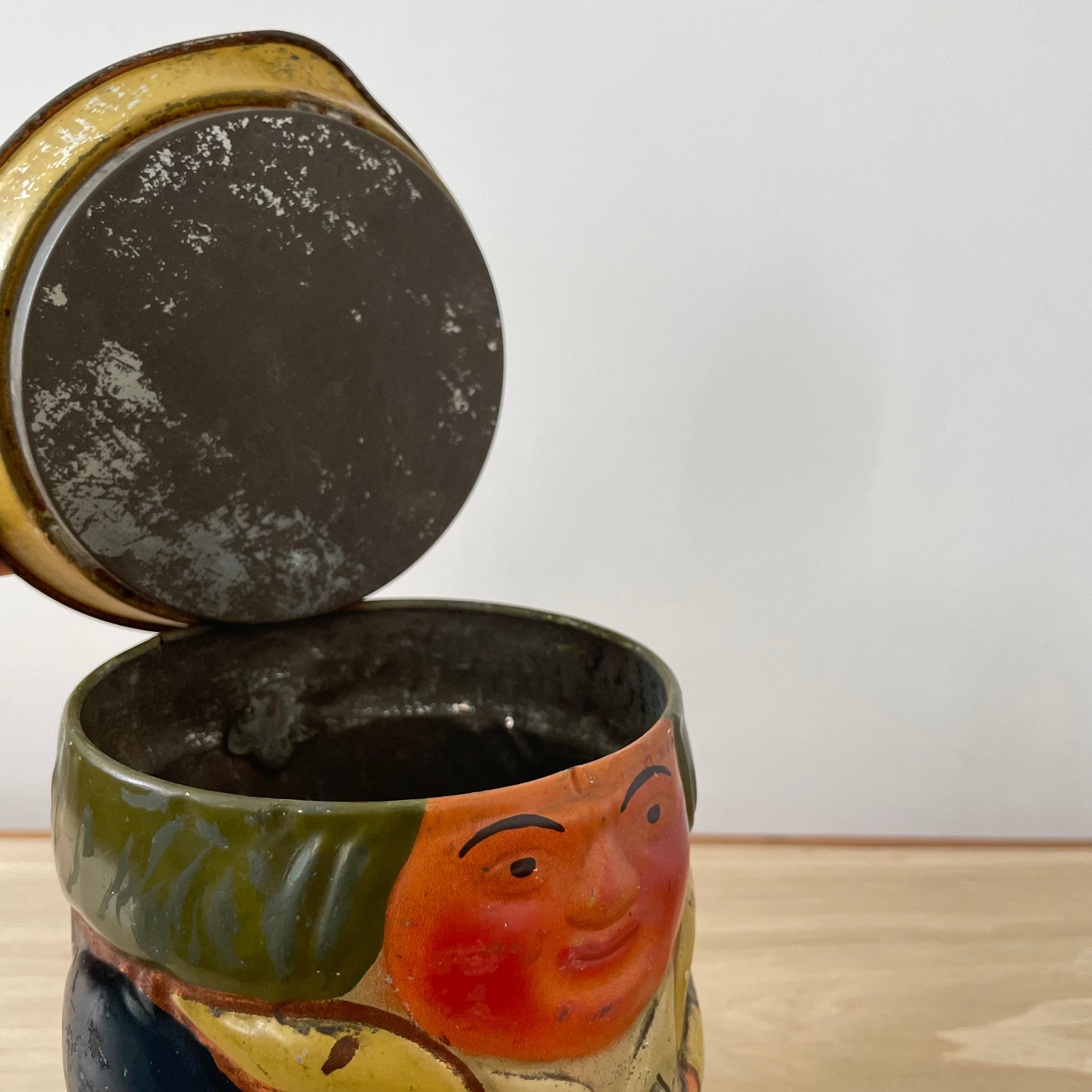 Huntley & Palmers General Character Biscuit Tin c1913