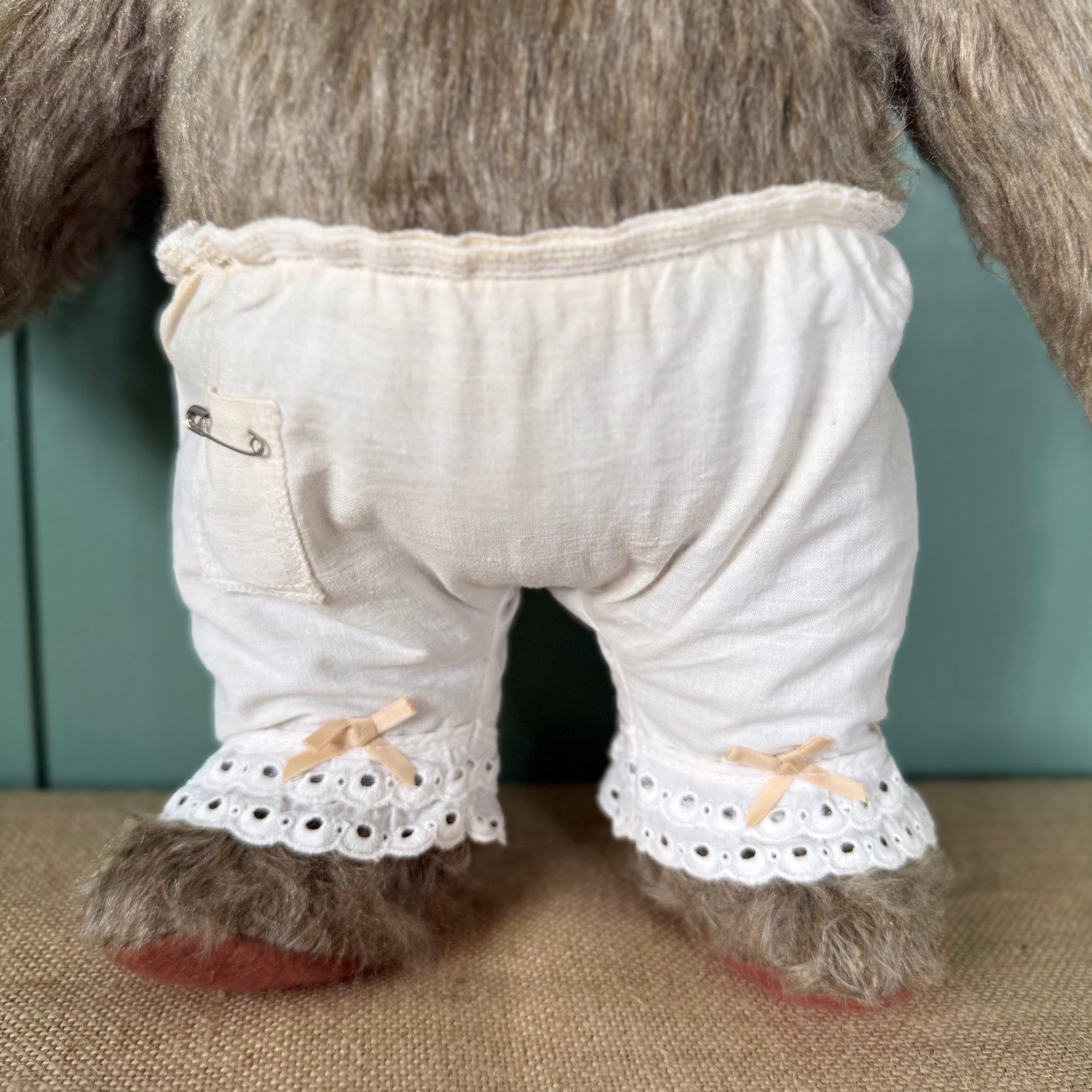 Vintage Aunt Lucy Bear Gabrielle Designs 1978