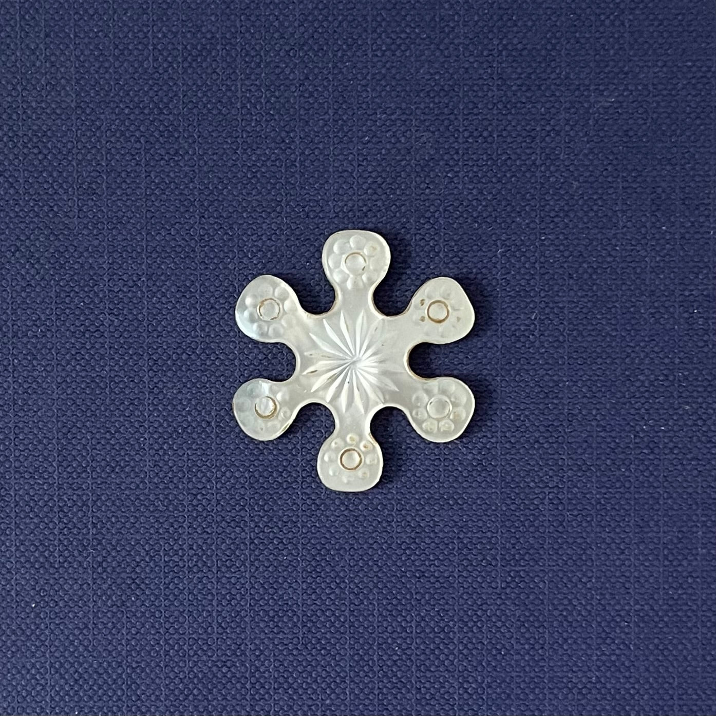 Antique Mother of Pearl Thread Winder – Floral Rosette c.1850-90s