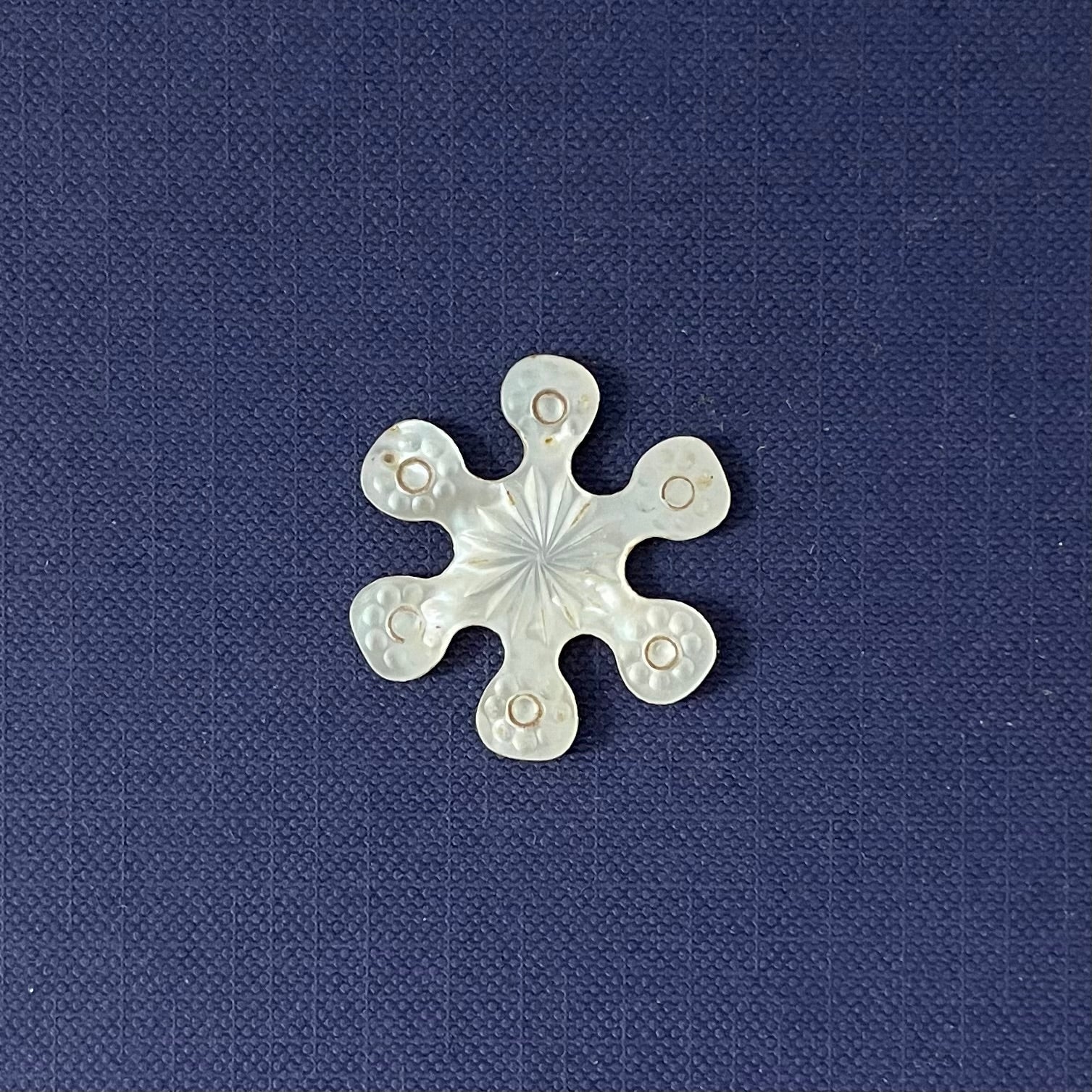 Antique Mother of Pearl Thread Winder – Floral Rosette c.1850-90s