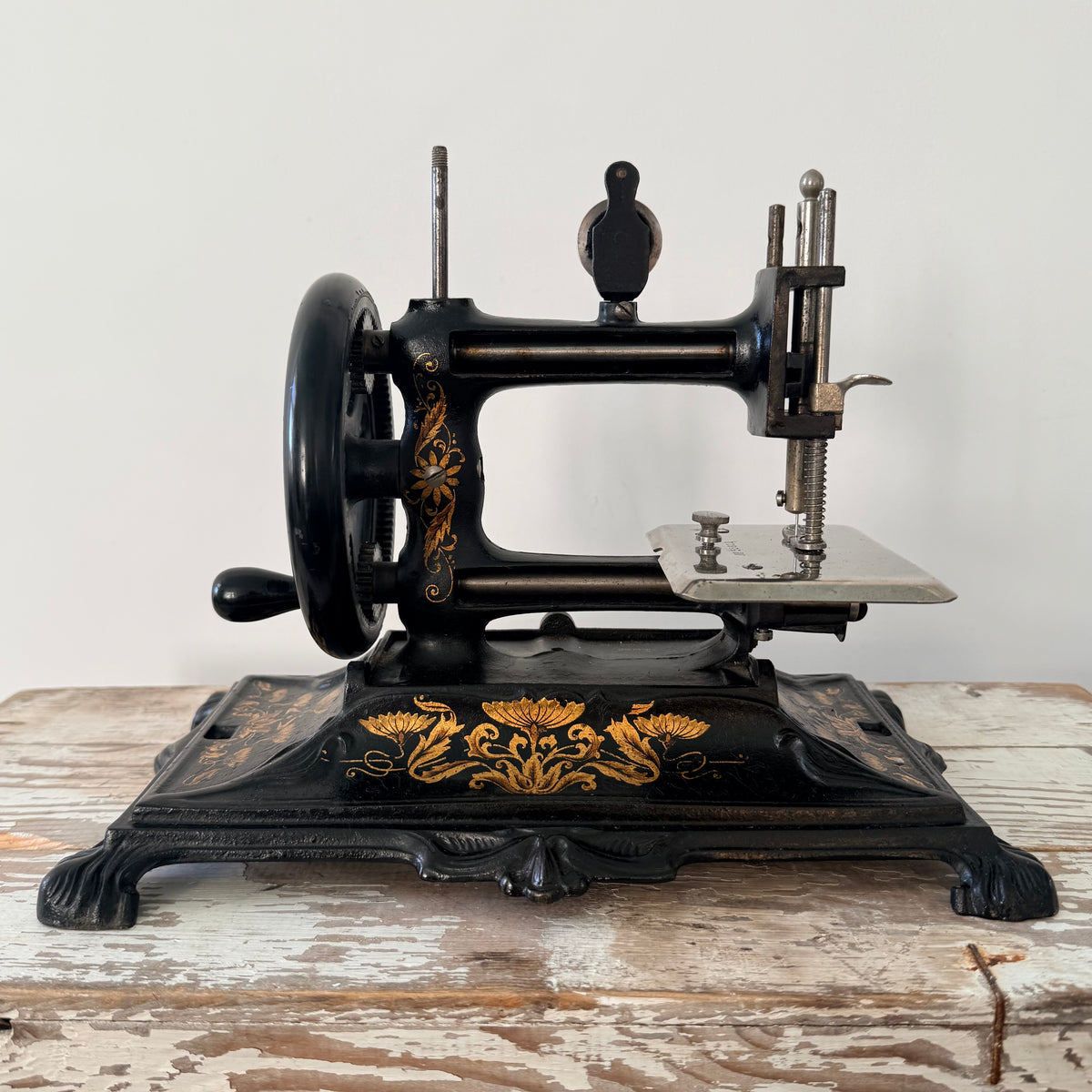 Antique F. W. Müller No. 12 Hand Crank Sewing Machine c.1900