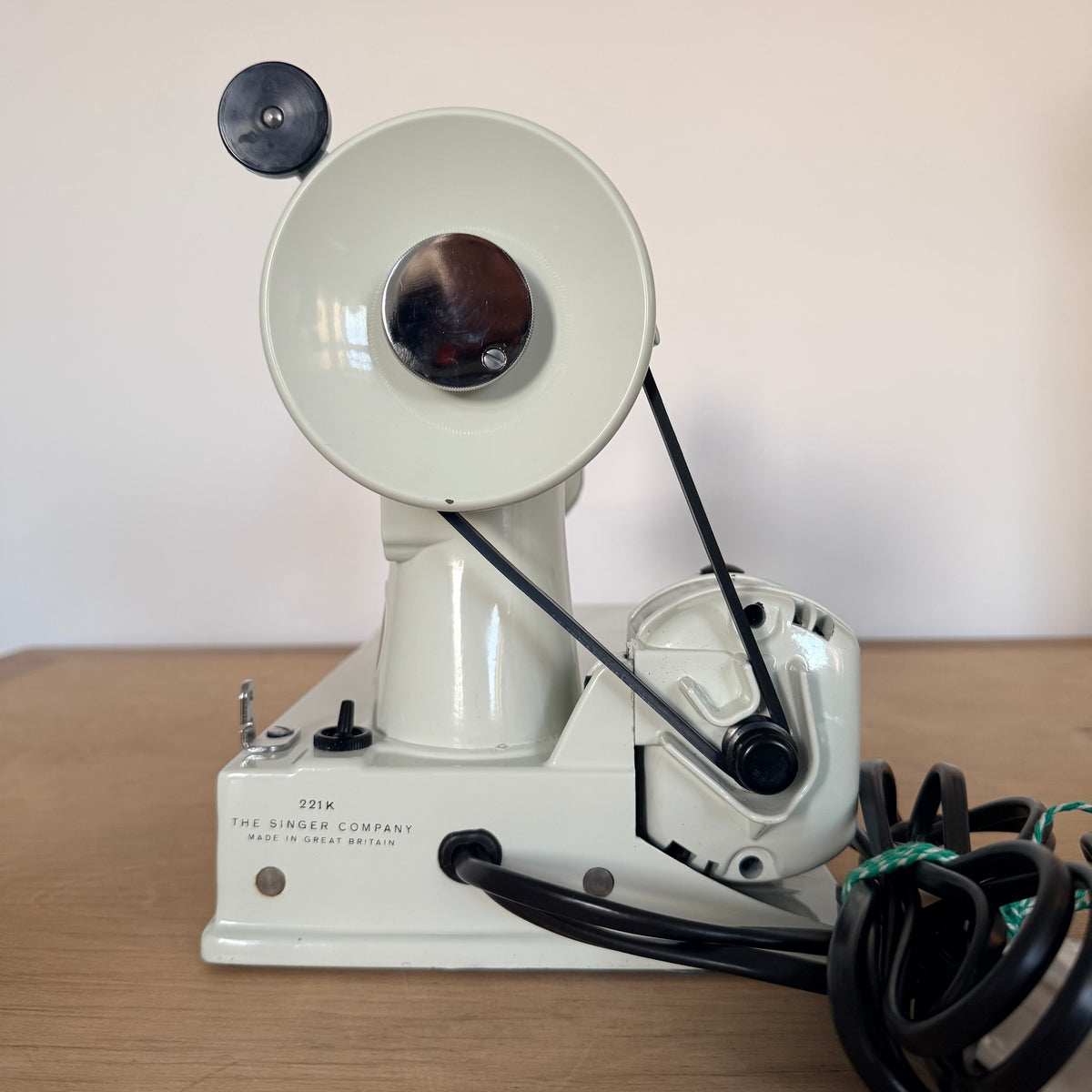 Singer Featherweight 221K Sewing Machine with Case & Accessories