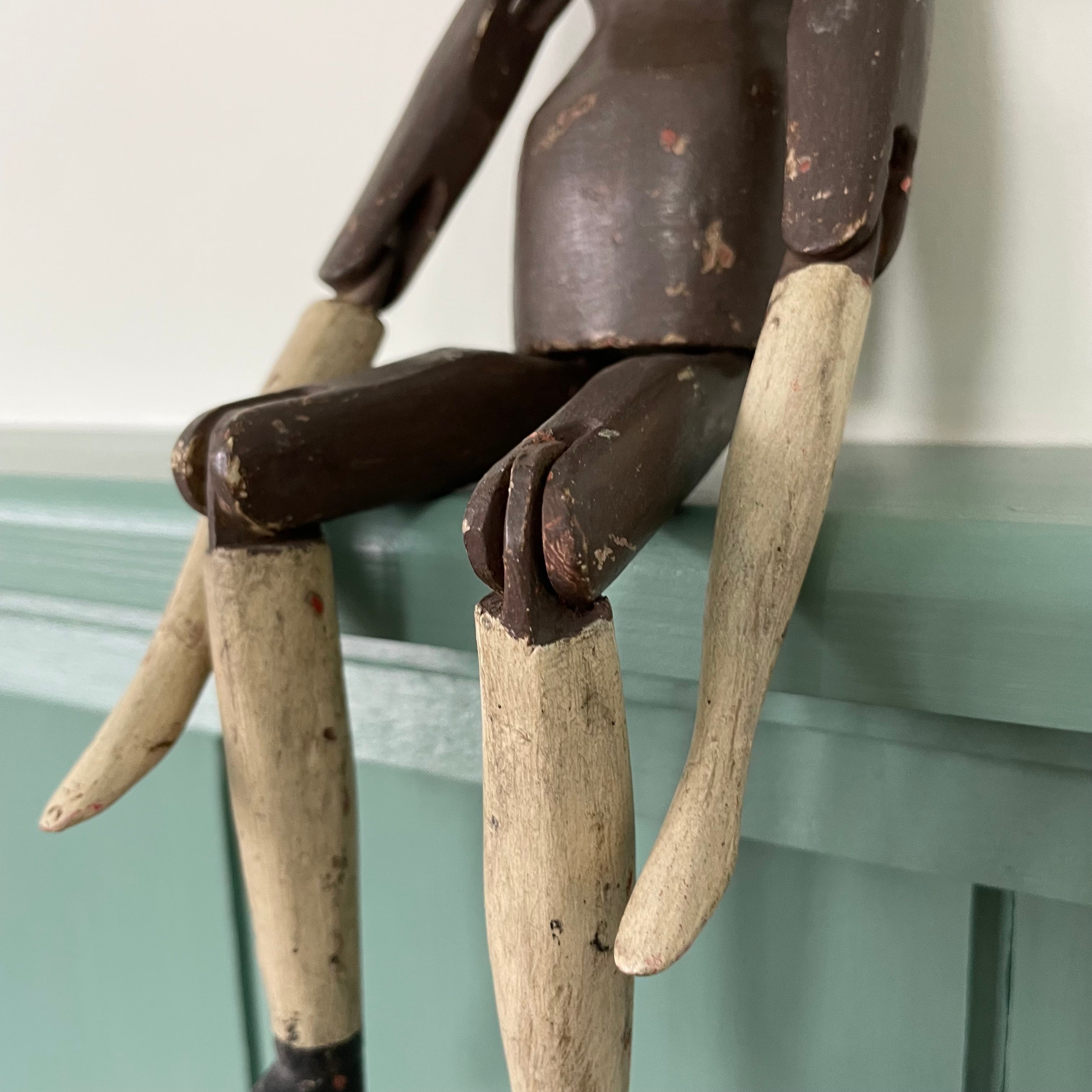 19th Century Grodnertal Tuck Comb Wooden Doll – Hand-Painted Peg Wooden Doll