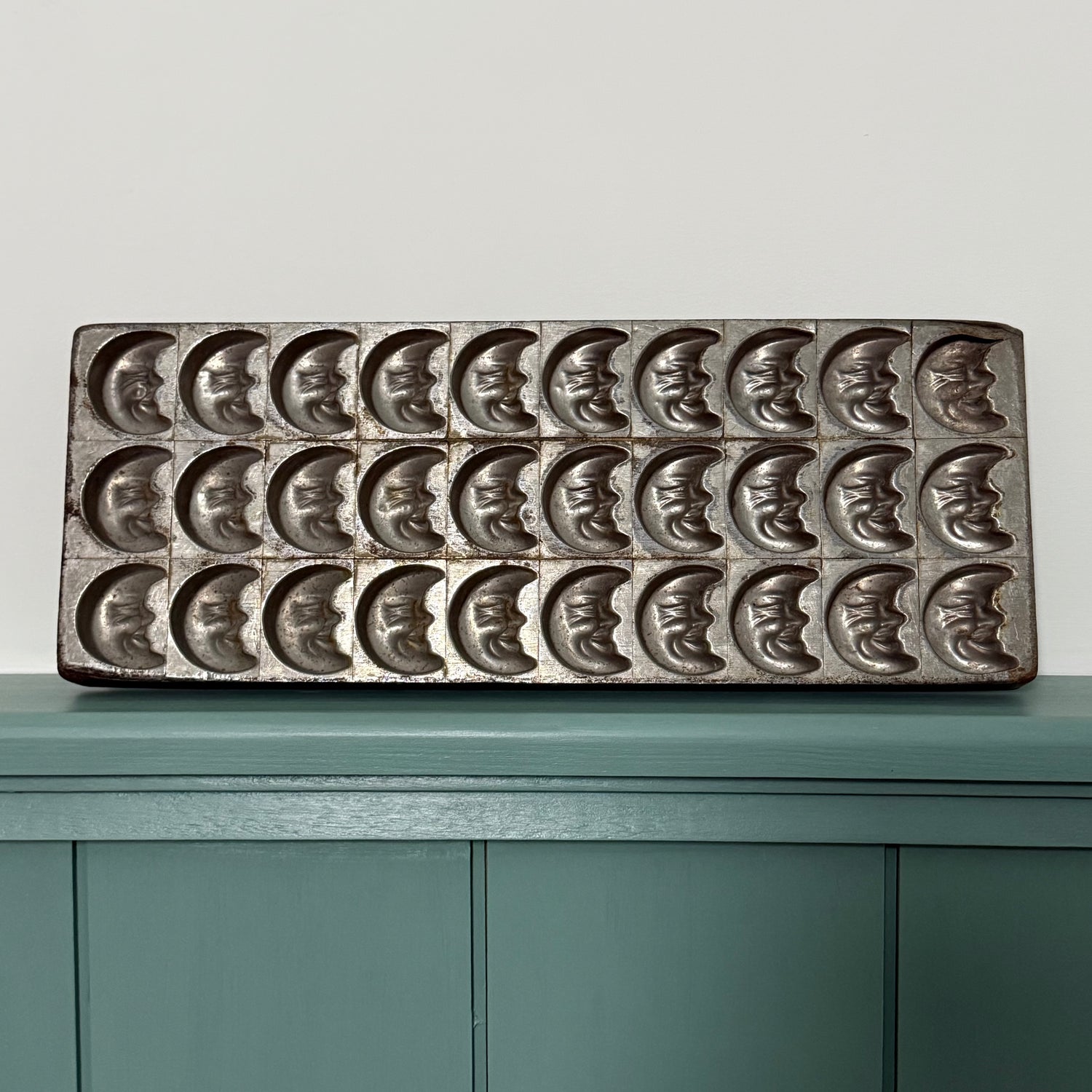 Anton Reiche Antique Chocolate Mould – Crescent Moon Faces