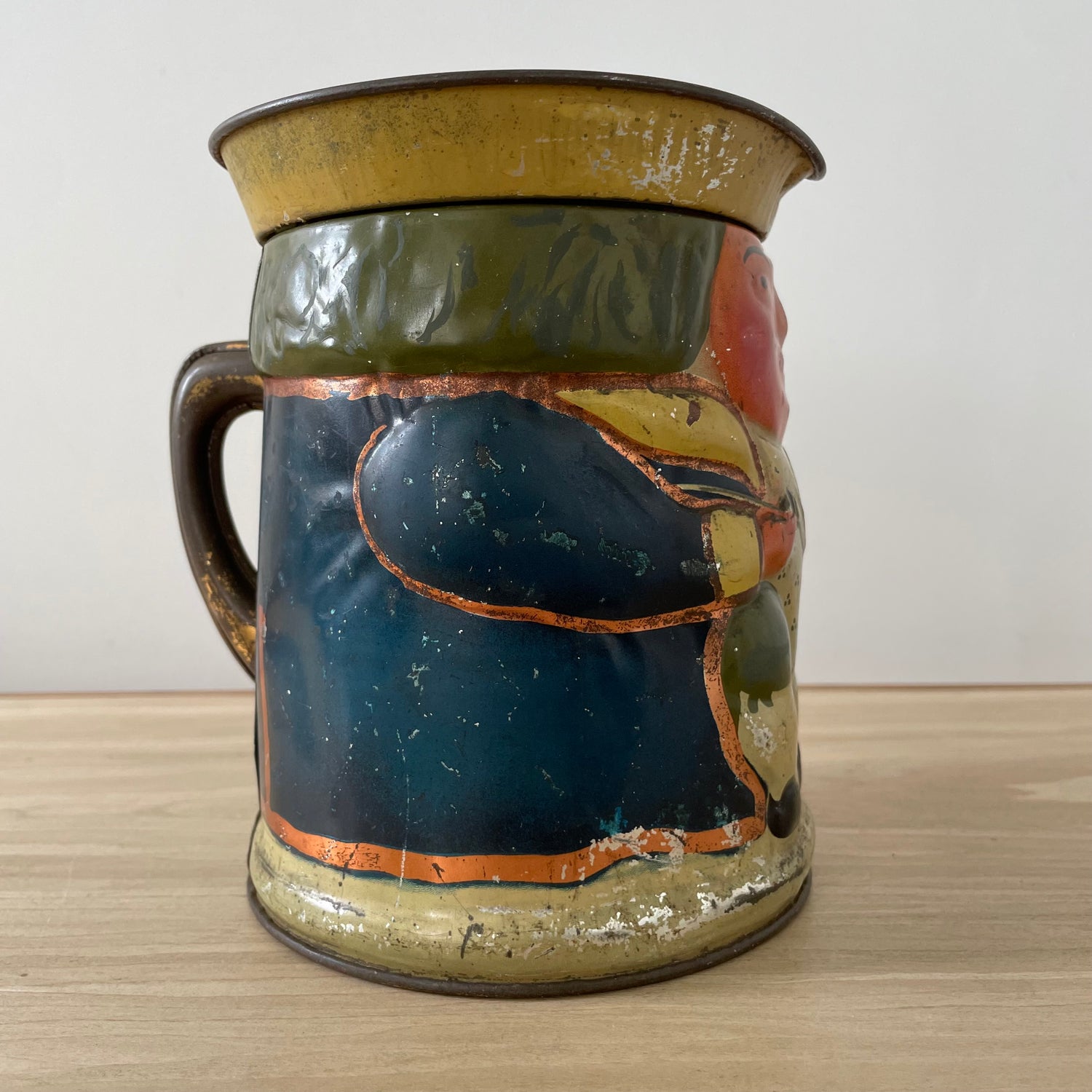 Huntley &amp; Palmers General Character Biscuit Tin c1913