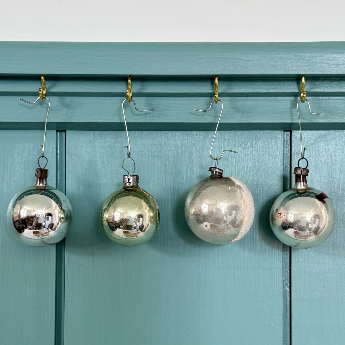 Boxed Set of 12 Vintage Concave Reflector Glass Baubles