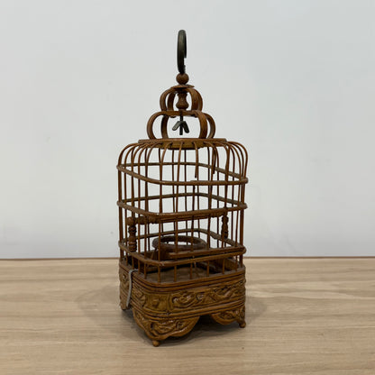 Cricket cage