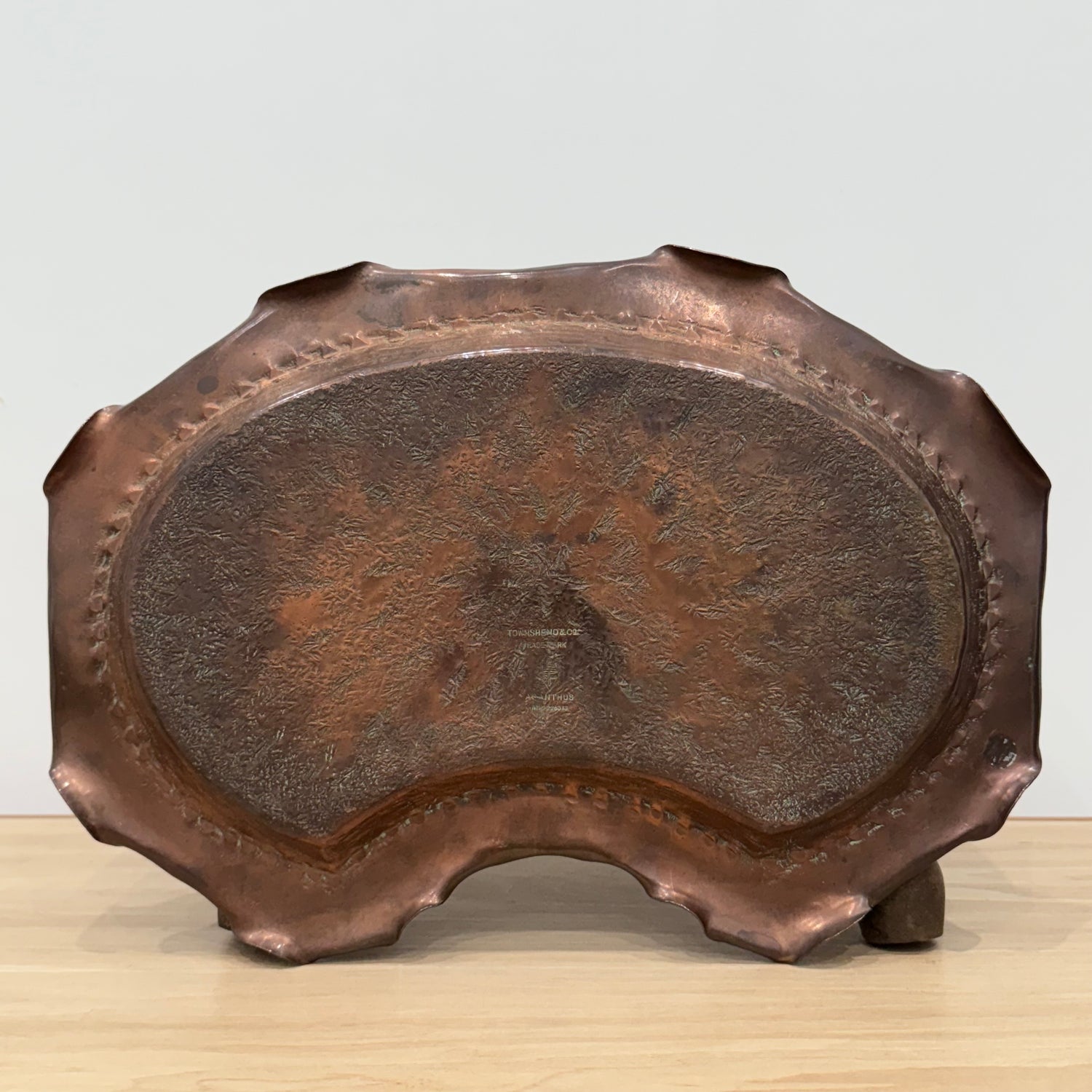 Large Arts &amp; Crafts Hammered Copper Tray by Townsend &amp; Co – Acanthus 55cm