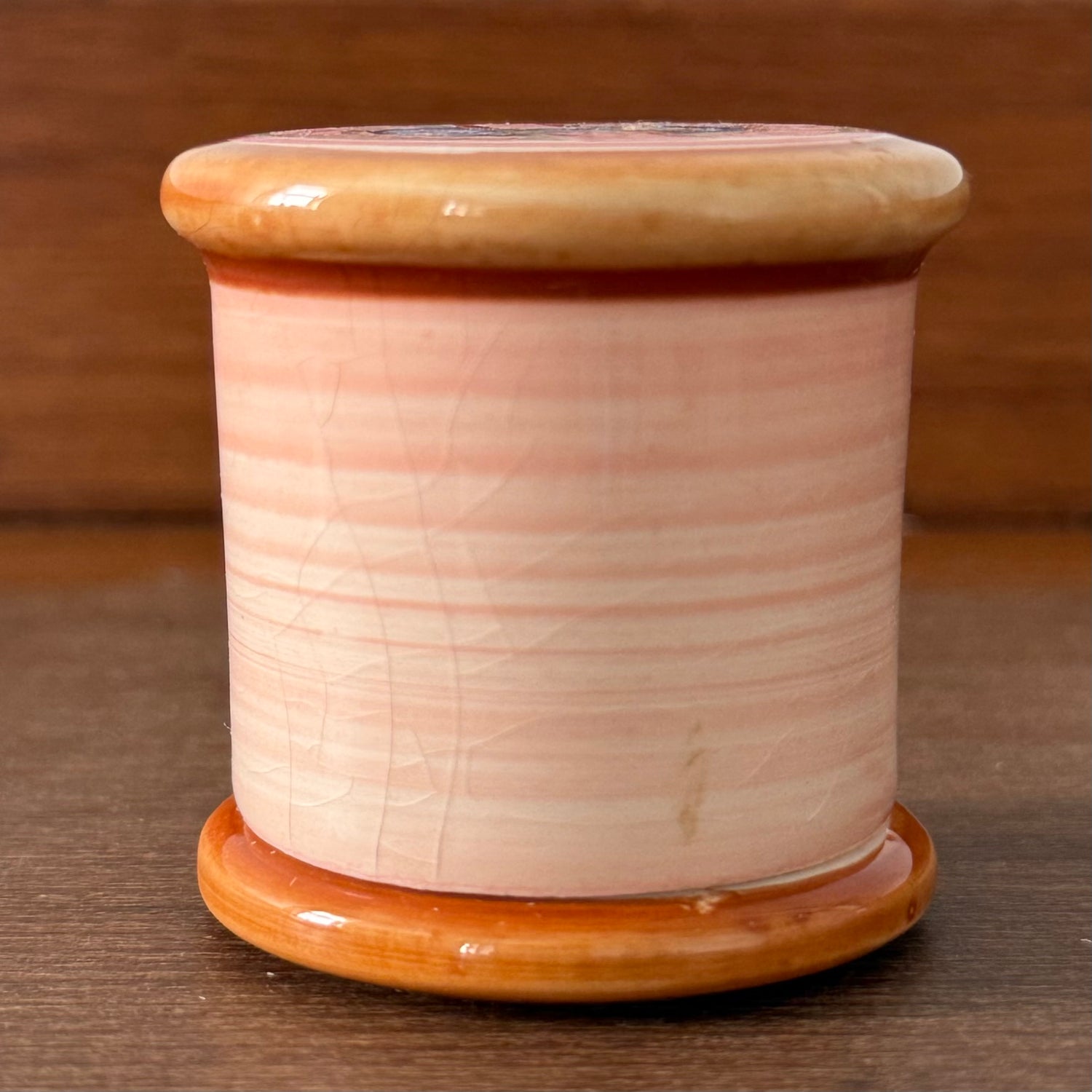 Dewhurst Sylko Three Shells Ceramic Cotton Reel Pot Pink