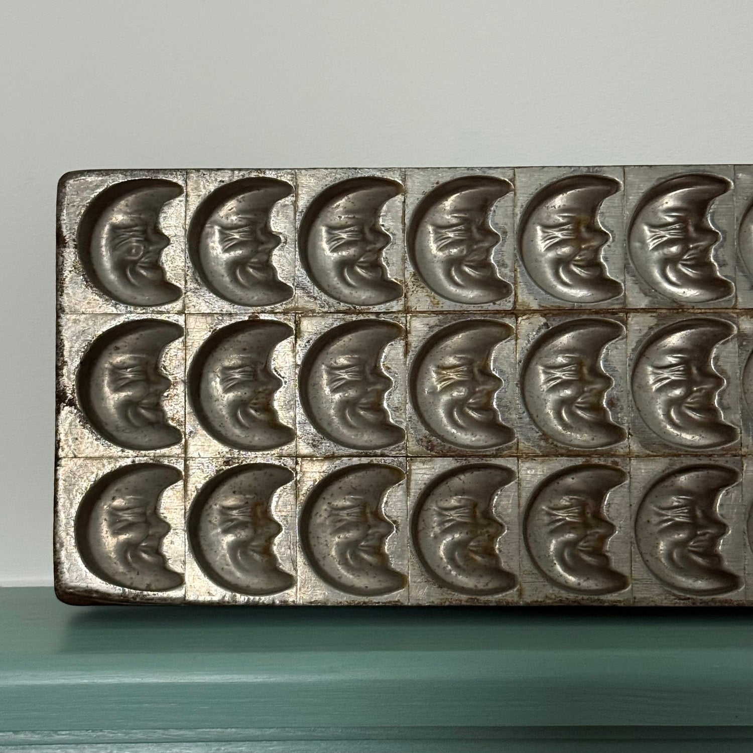 Anton Reiche Antique Chocolate Mould – Crescent Moon Faces