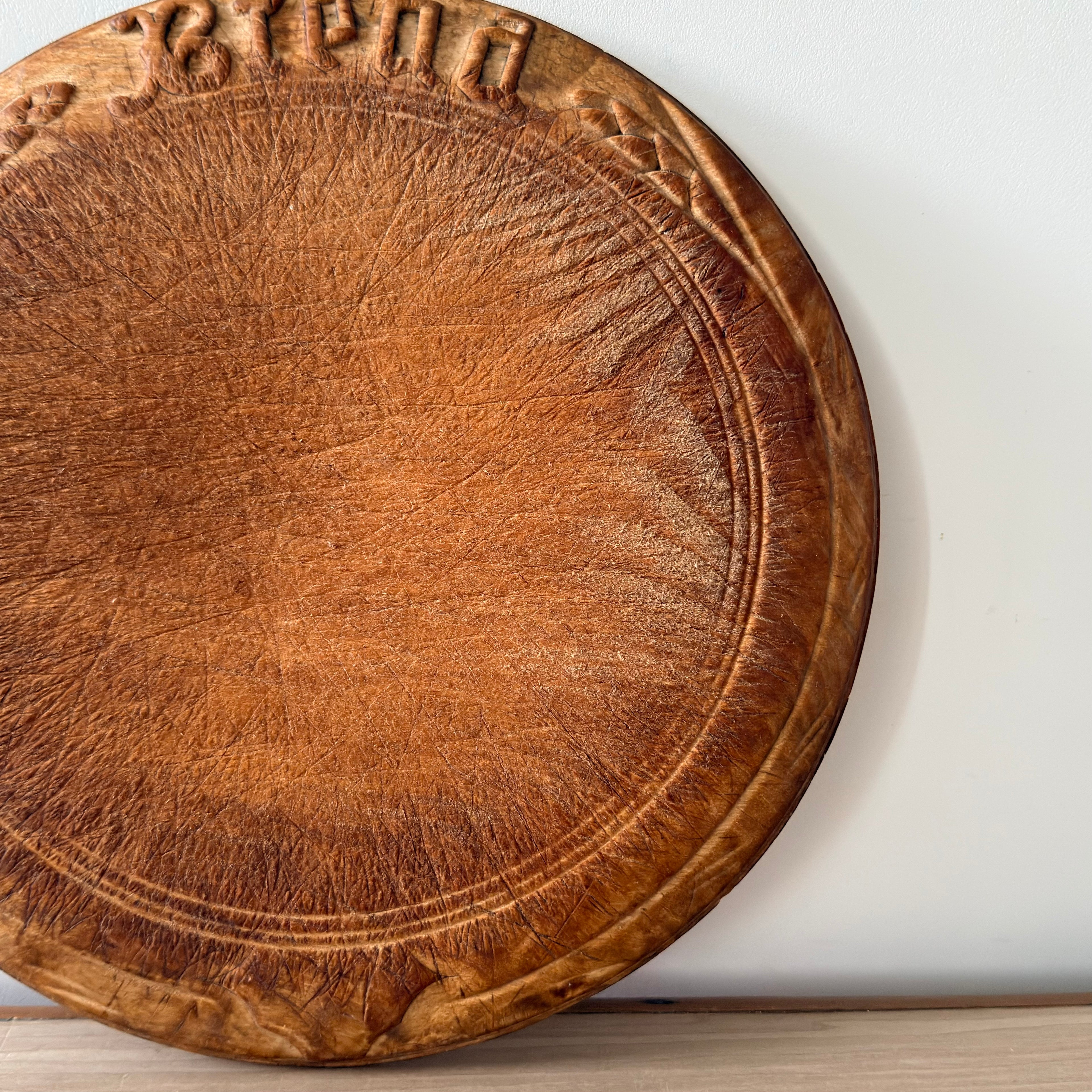 Rustic Wooden Breadboard Treen ‘Bread’ Carved 28.5cm