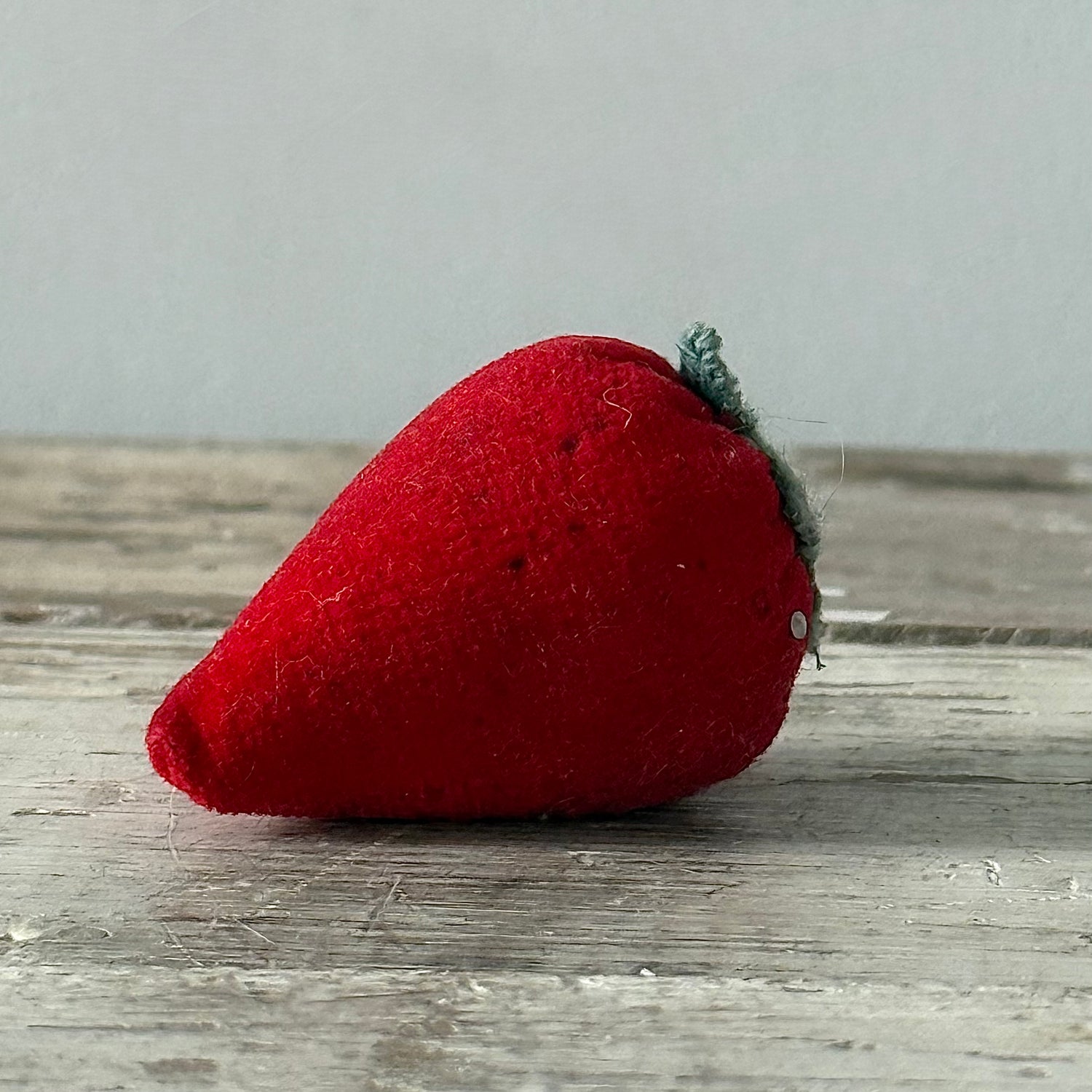 Antique Red Velvet Strawberry Emery