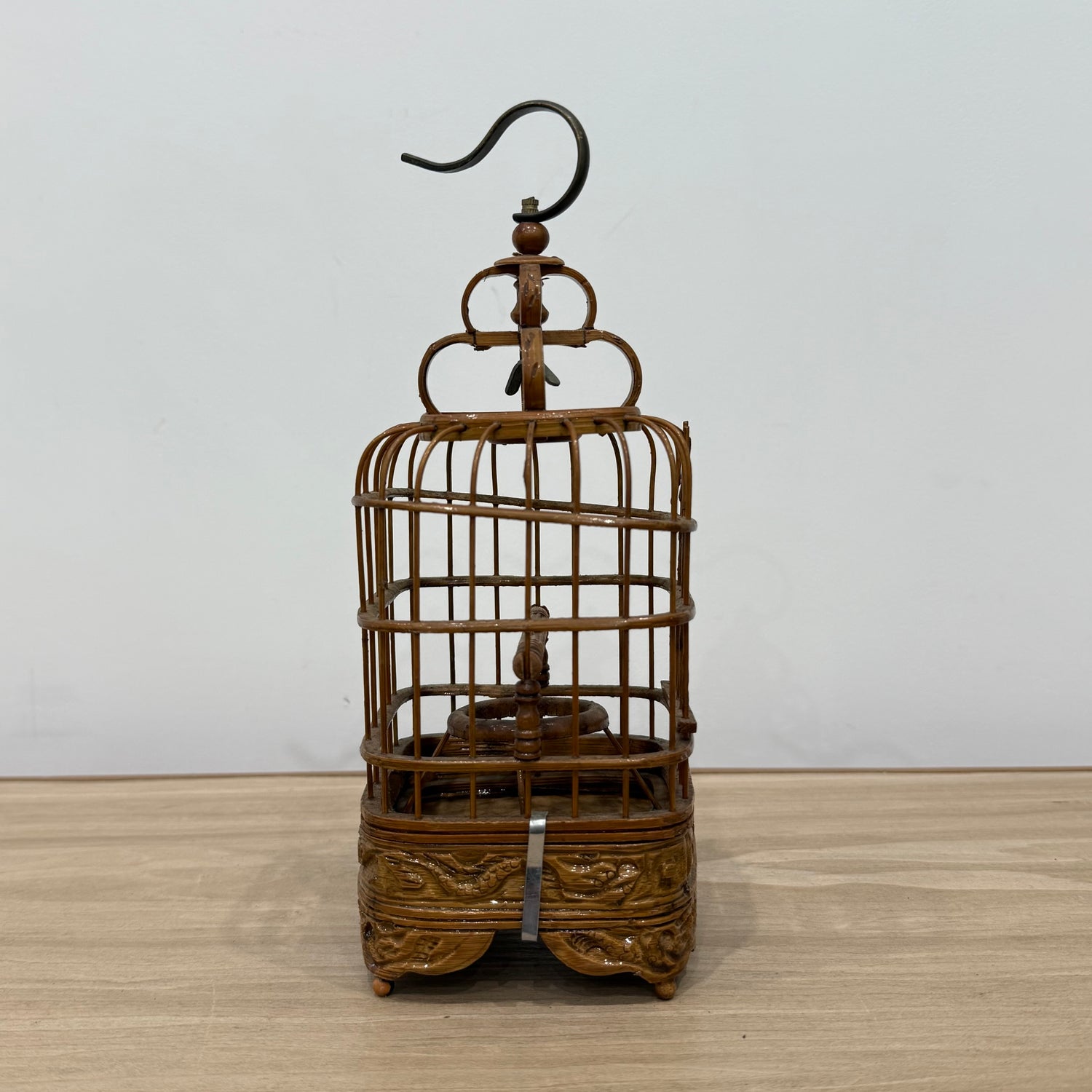 Cricket cage