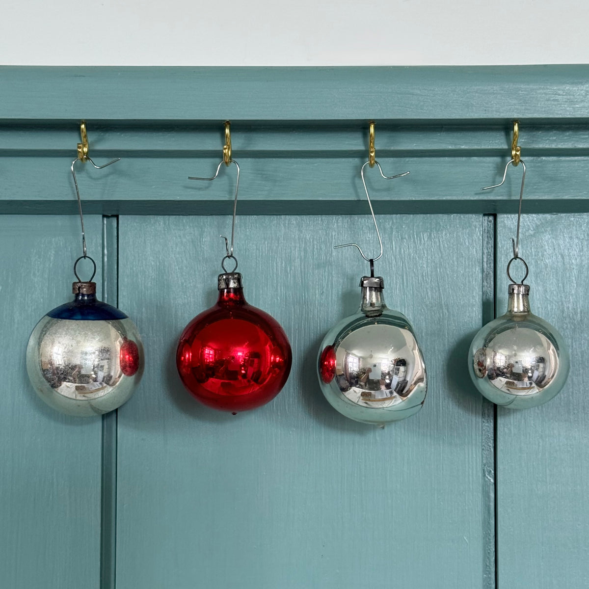 Boxed Set of 12 Vintage Concave Reflector Glass Baubles
