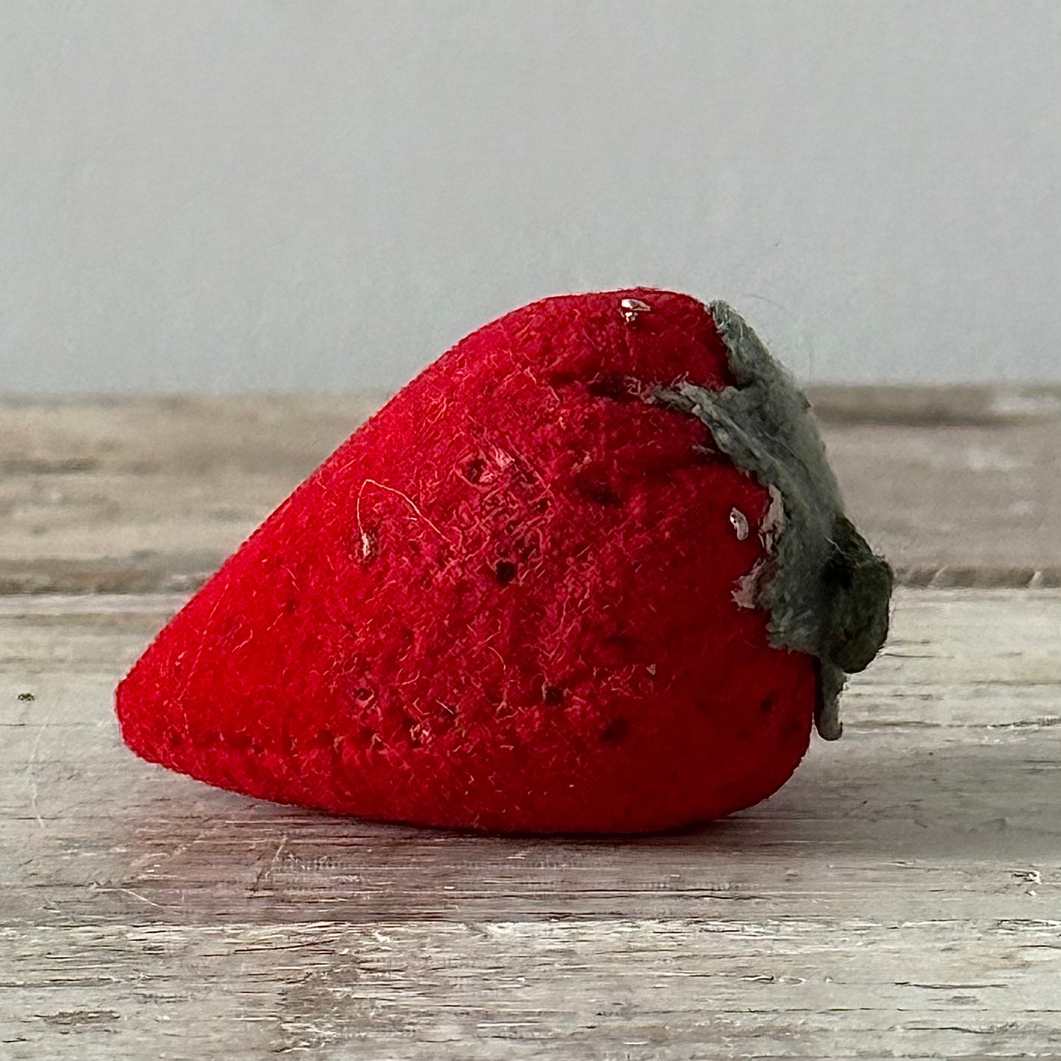 Antique Red Velvet Strawberry Emery