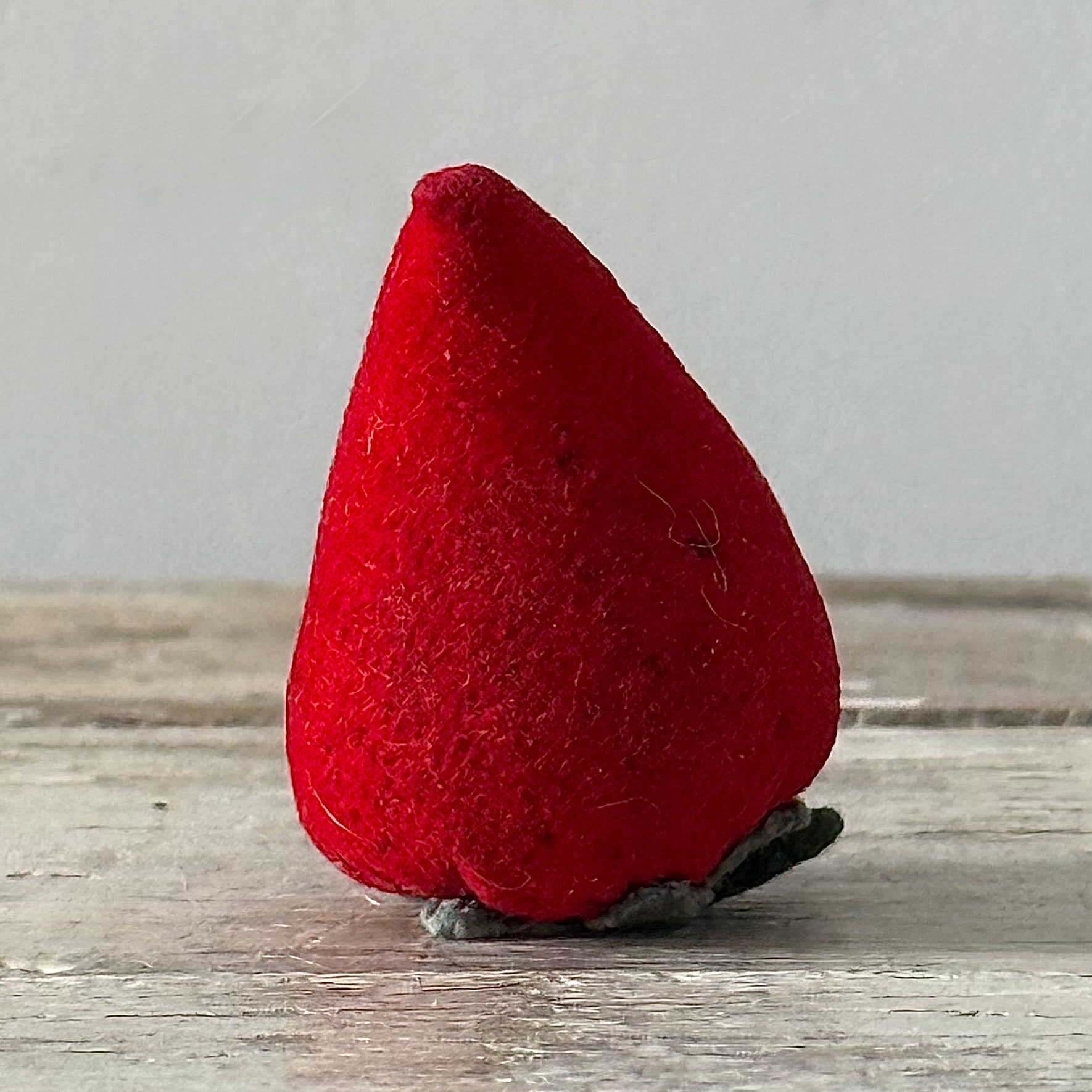 Antique Red Velvet Strawberry Emery
