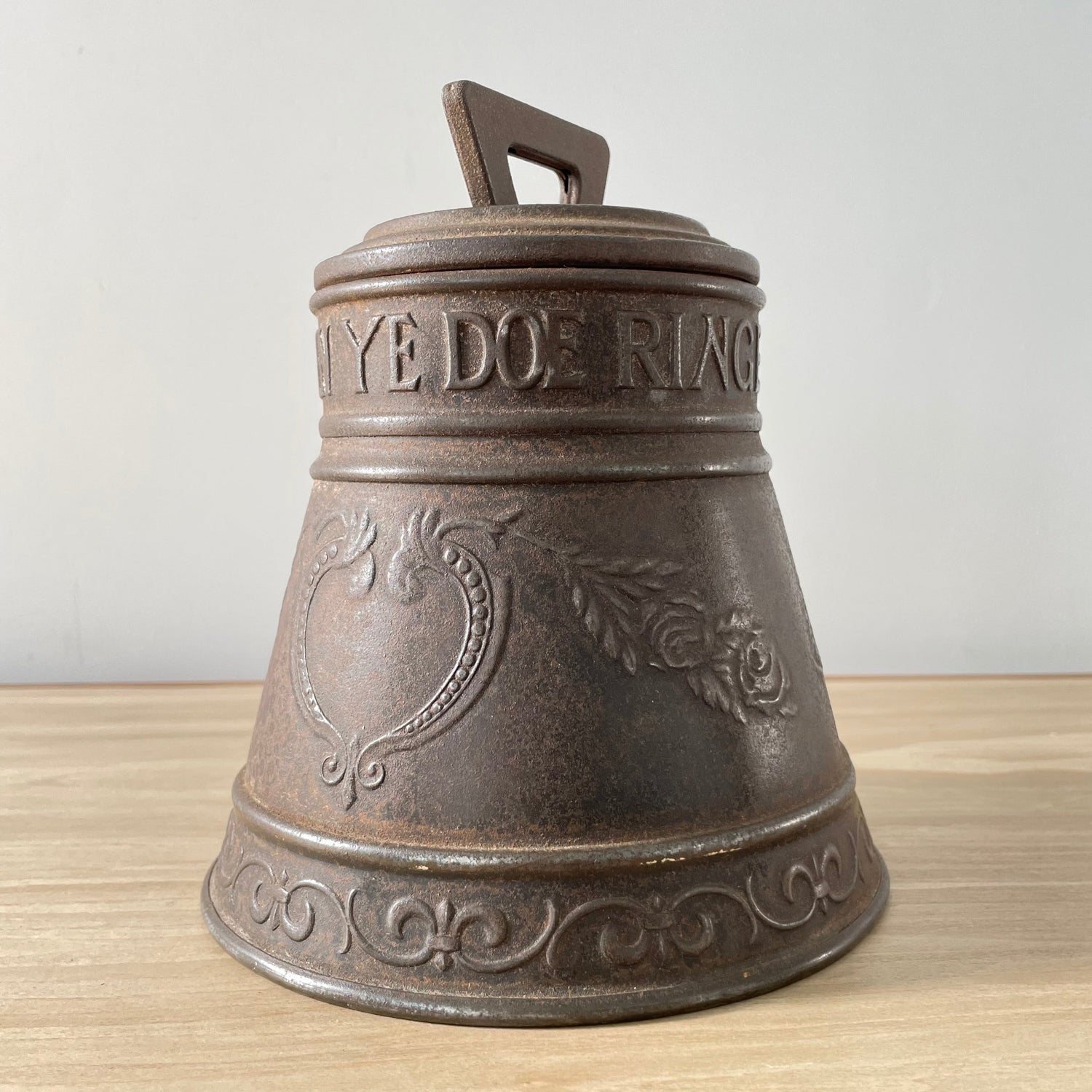 Antique Huntley &amp; Palmers Biscuit Tin – Bell-Shaped Advertising Container, Early 20th Century