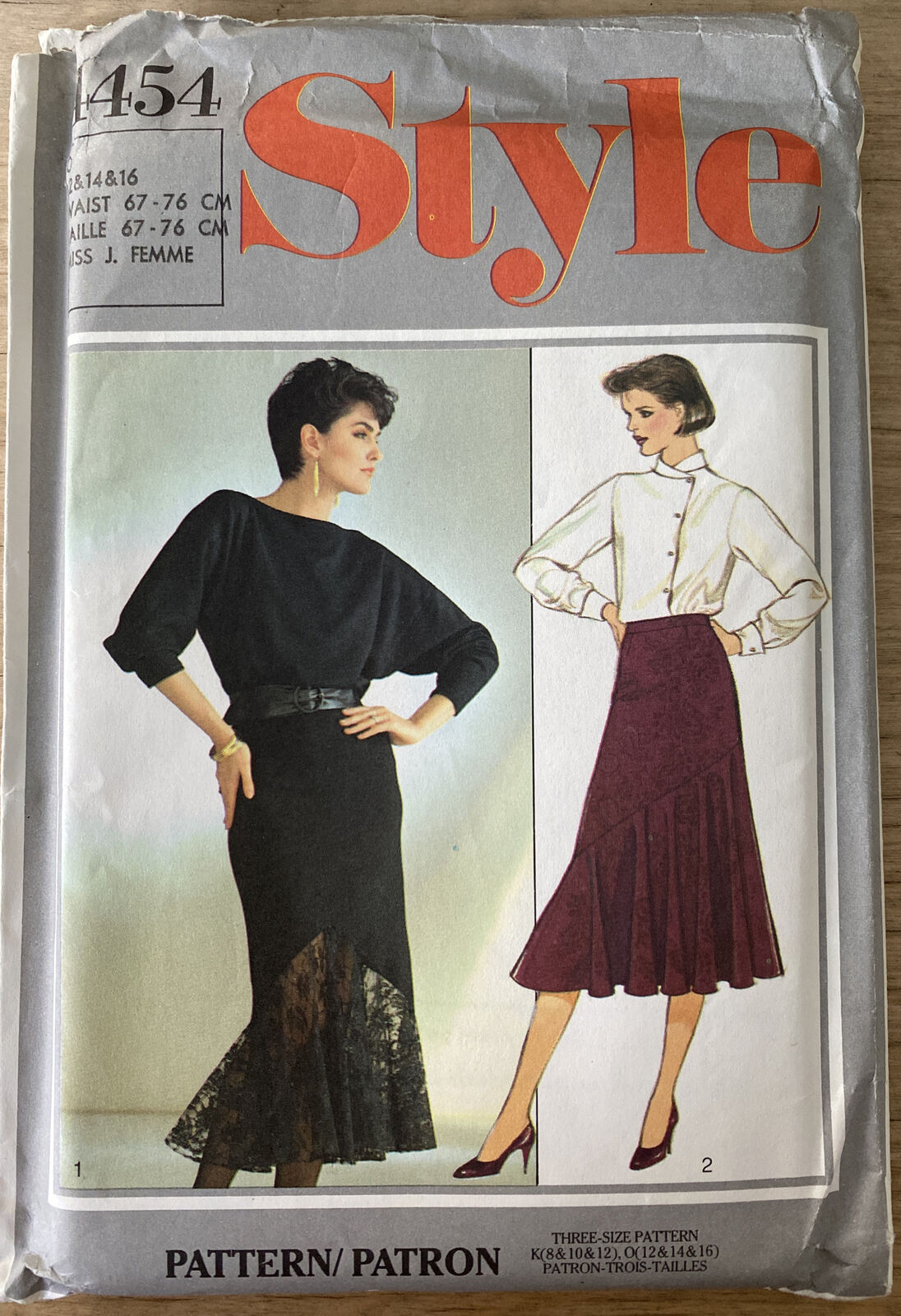 Style 4454 Womens Size 12-16 Skirt FF