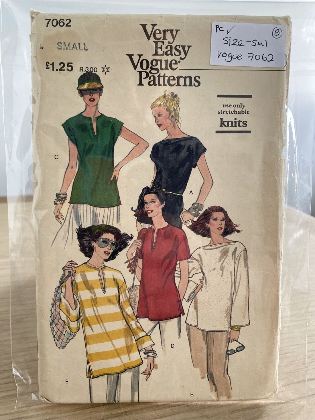 Vogue 7062 Womens Size S Top T-Shirt