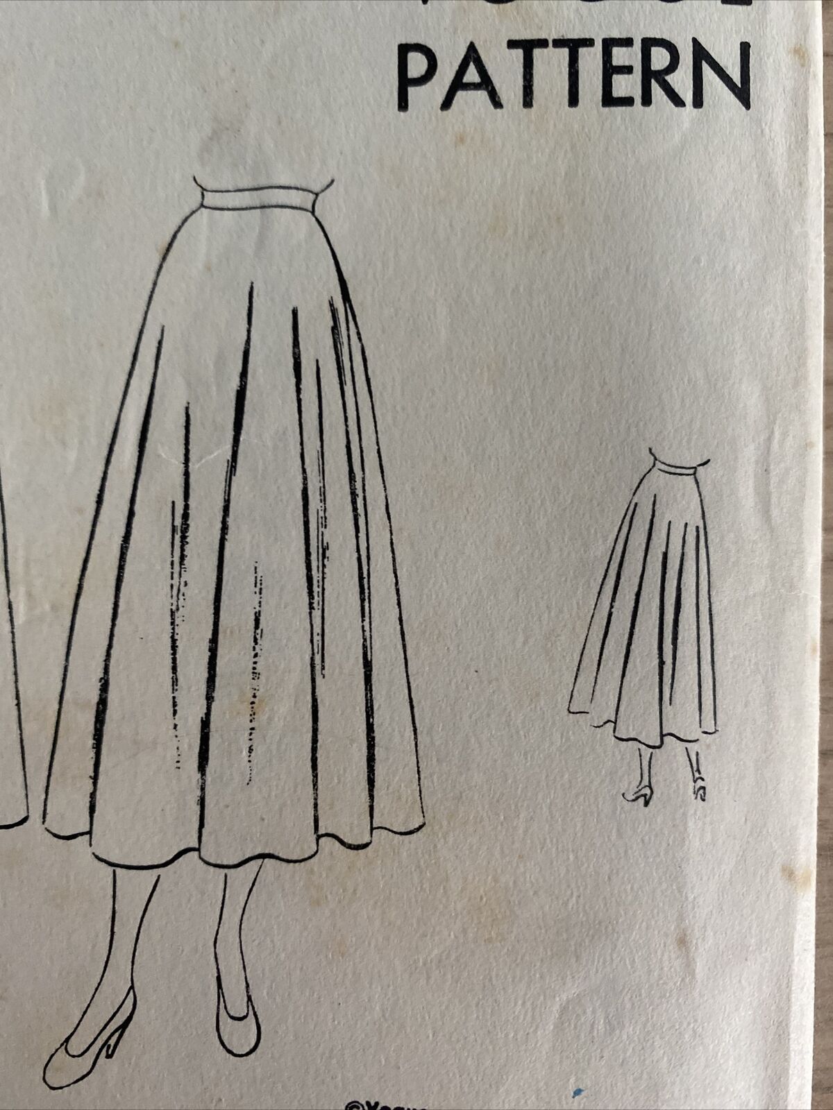 Vogue 6576 Womens Waist 26” Skirt