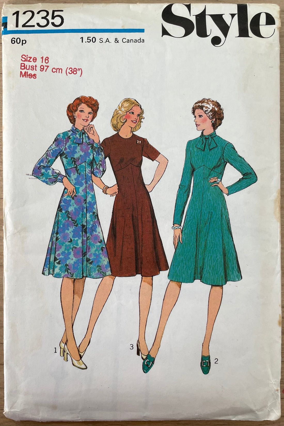 Style 1235 Womens Size 16 Dress FF