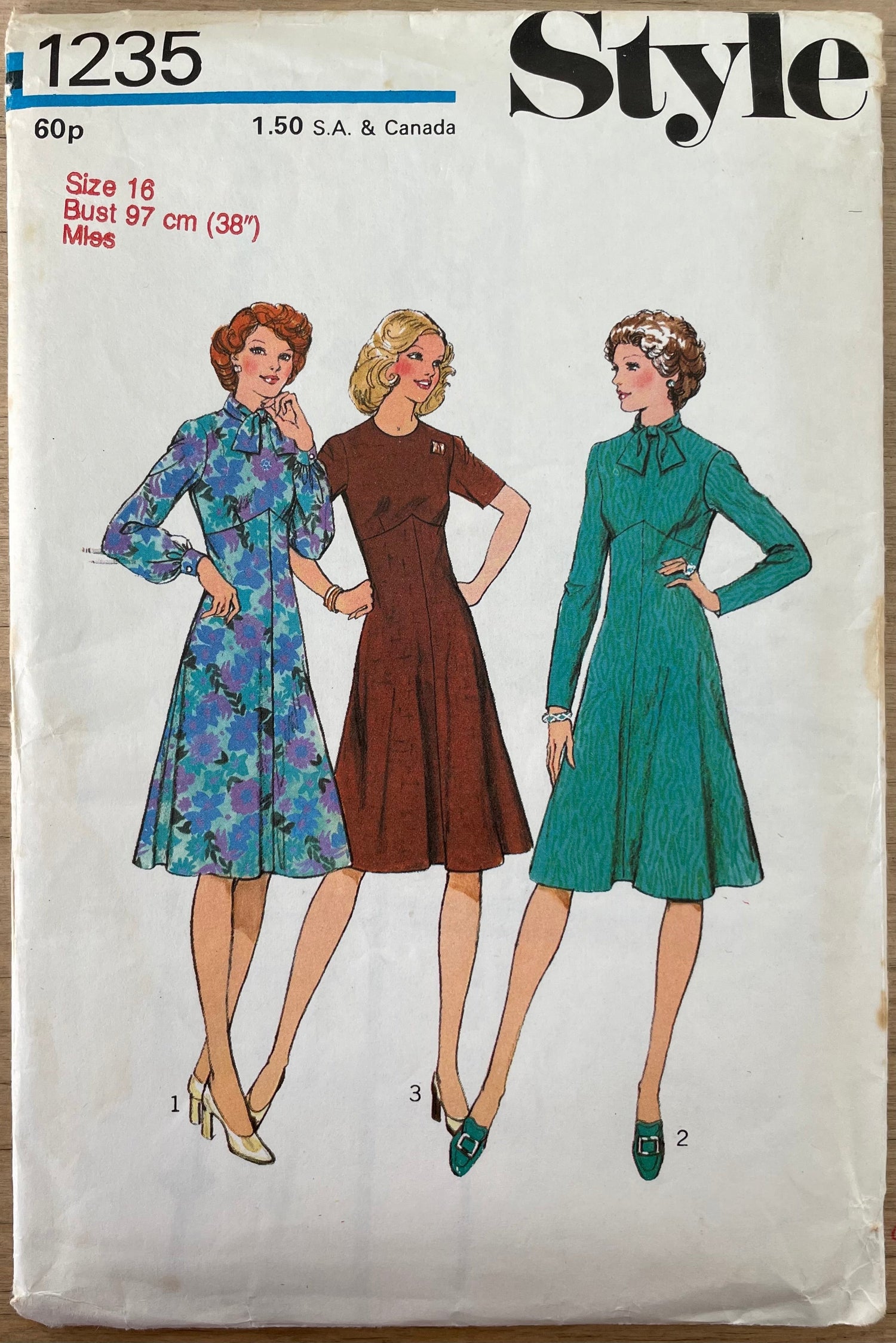 Style 1235 Womens Size 16 Dress FF