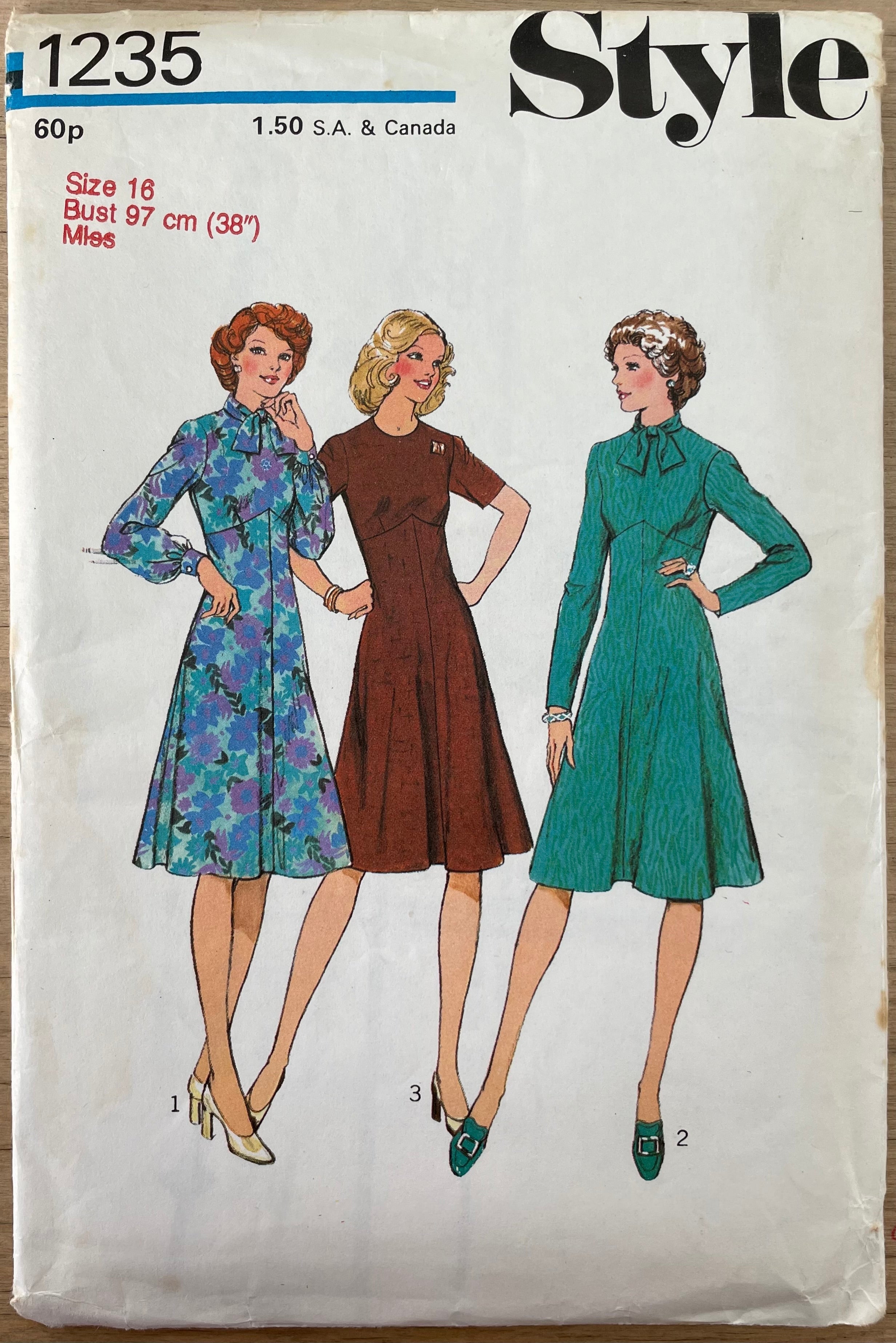 Style 1235 Womens Size 16 Dress FF