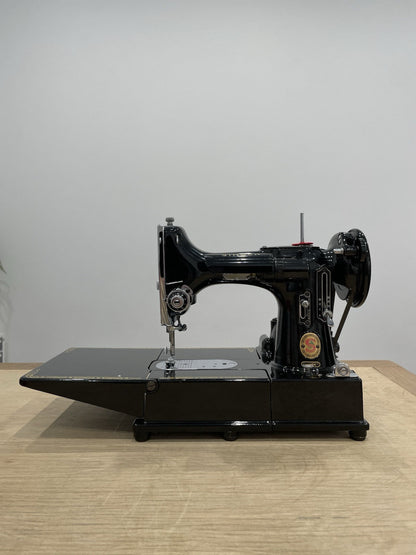 Singer 222k Featherweight Sewing Machine 1959 Red “S”